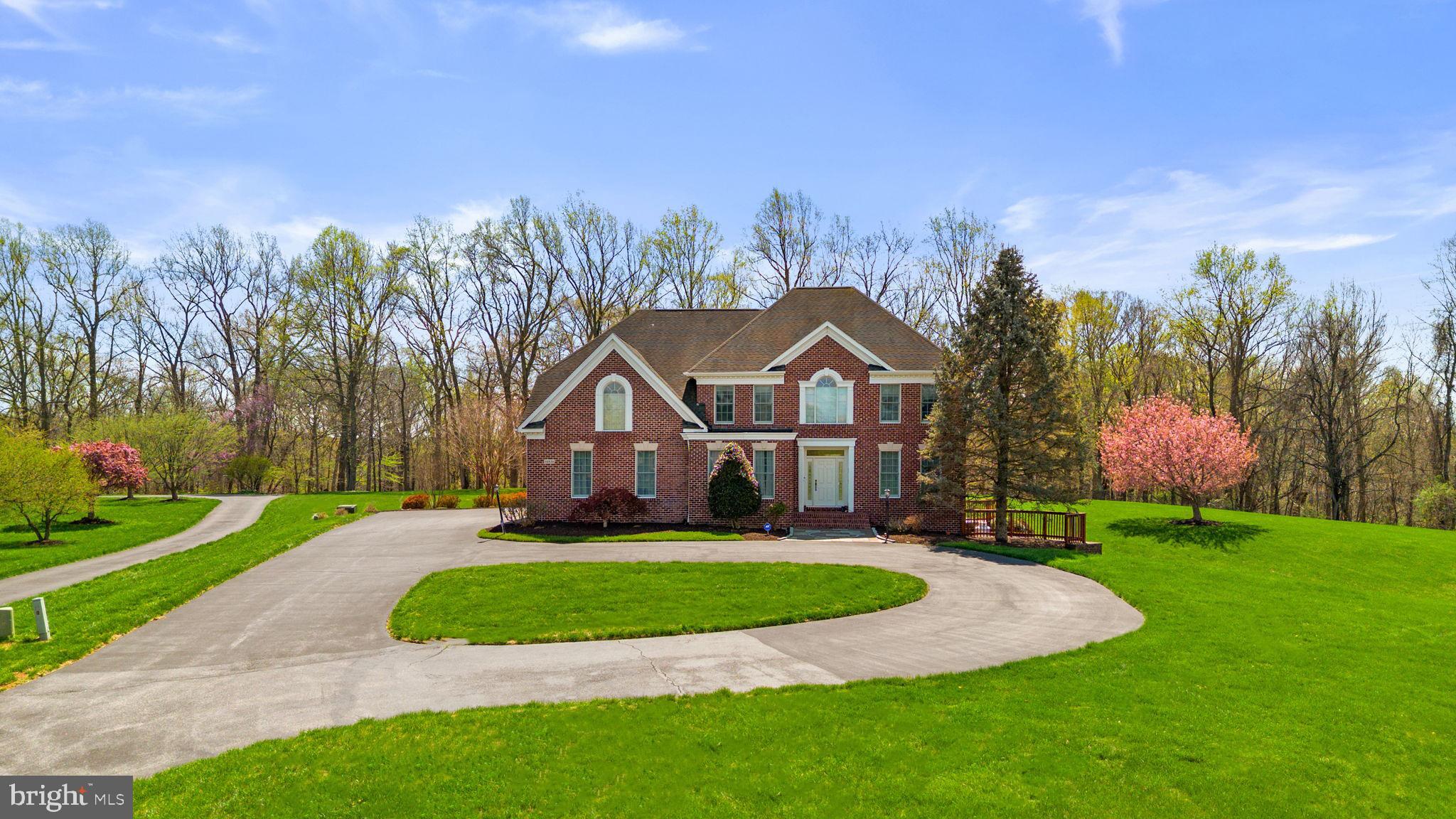 THE WARFIELDS - Residential