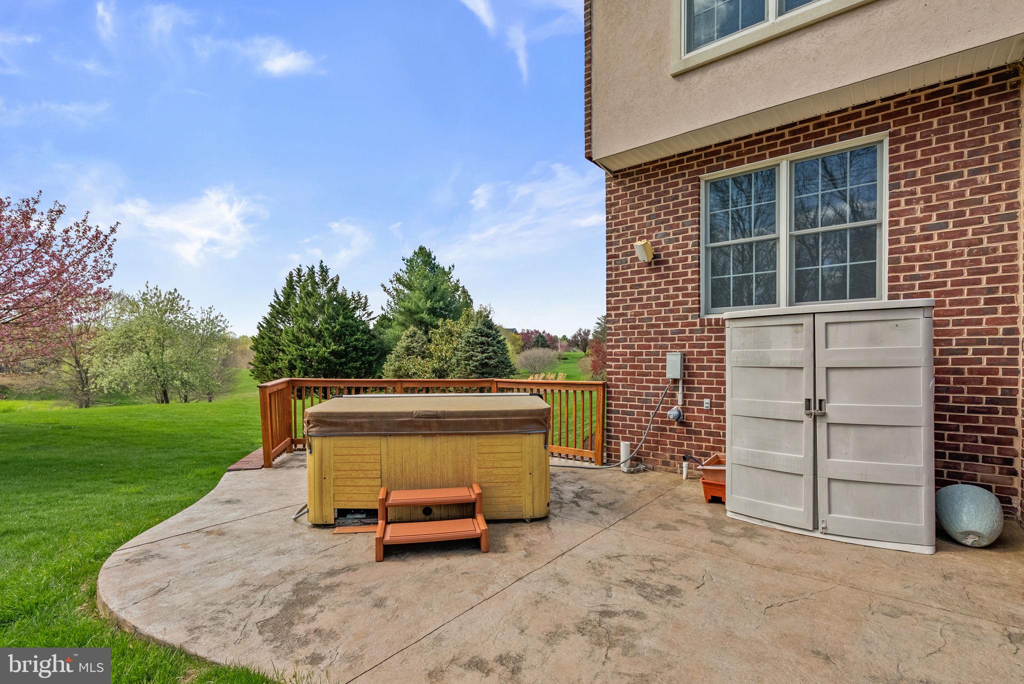 THE WARFIELDS - Residential