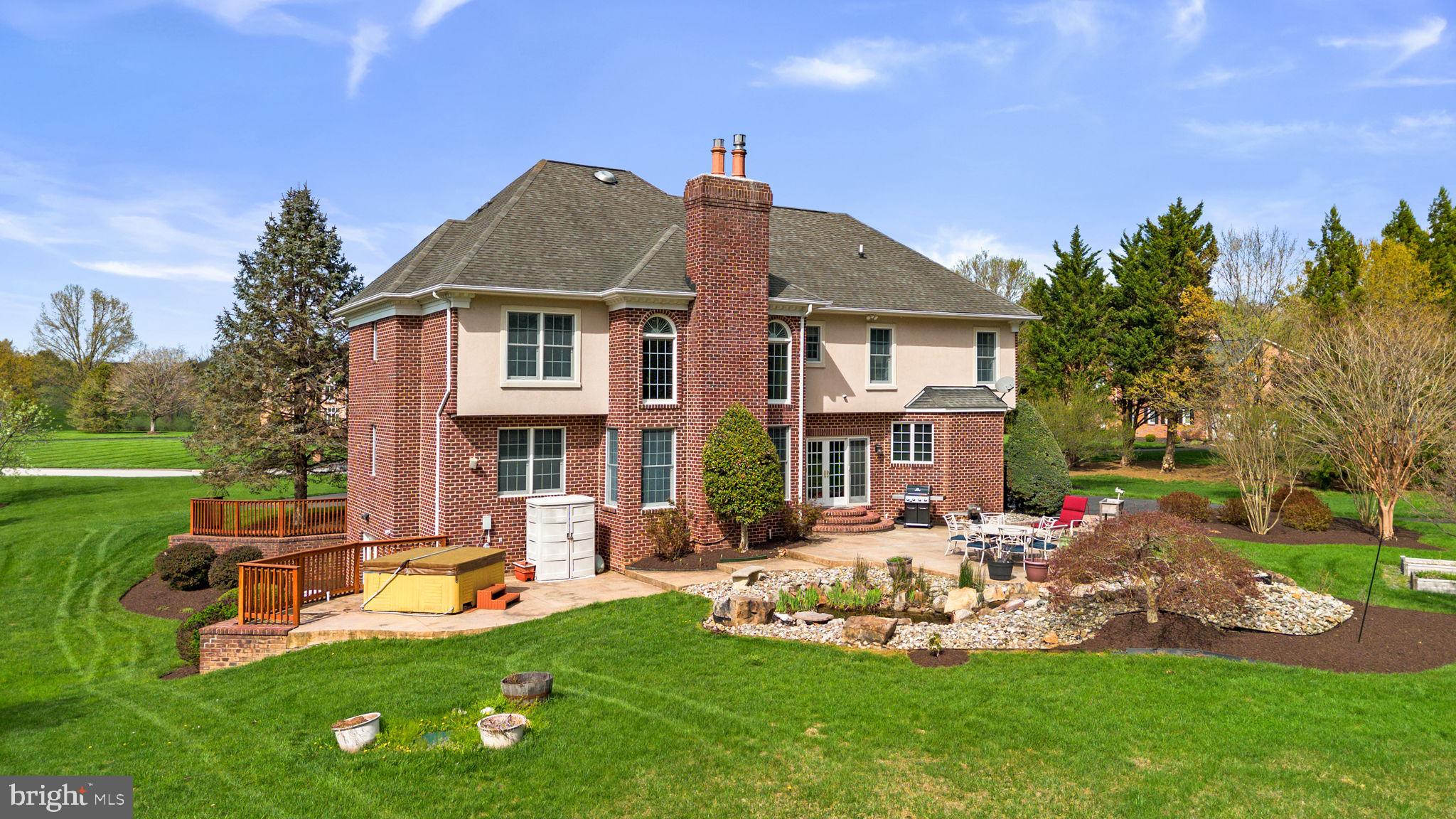 THE WARFIELDS - Residential