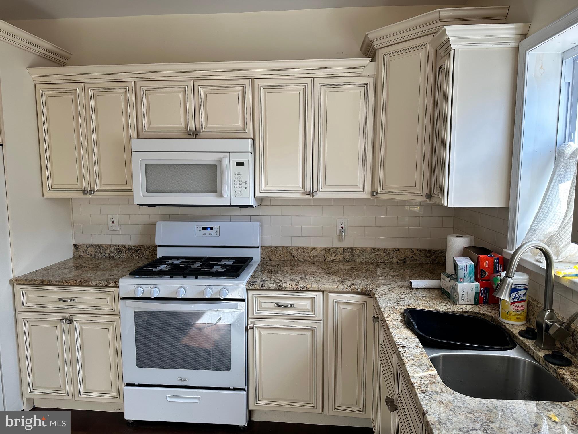 FERN ROCK - Residential