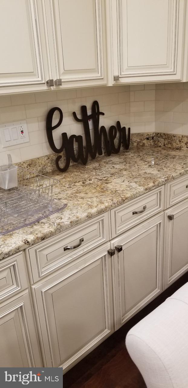 FERN ROCK - Residential