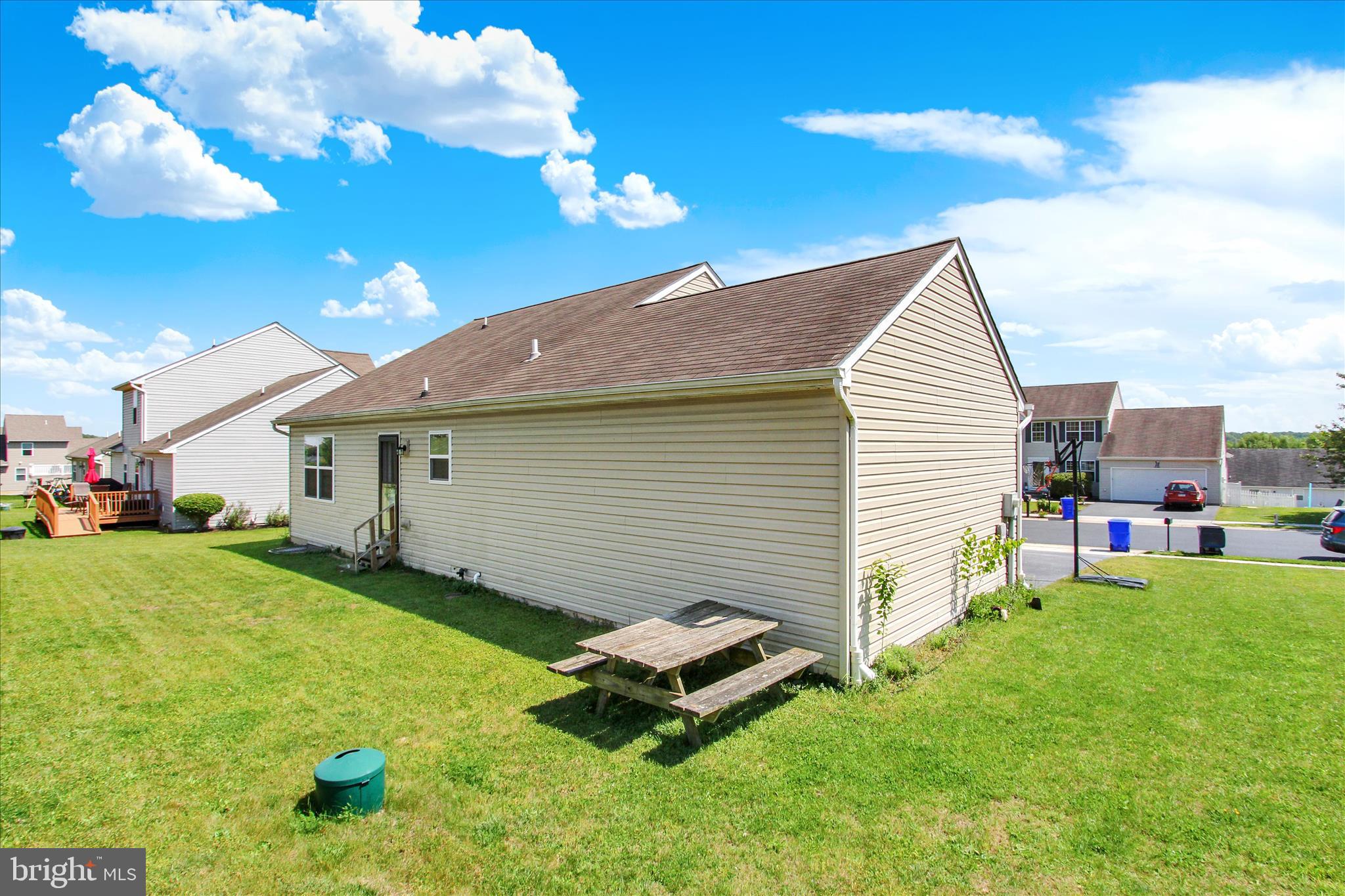 APPLEWOOD - Residential