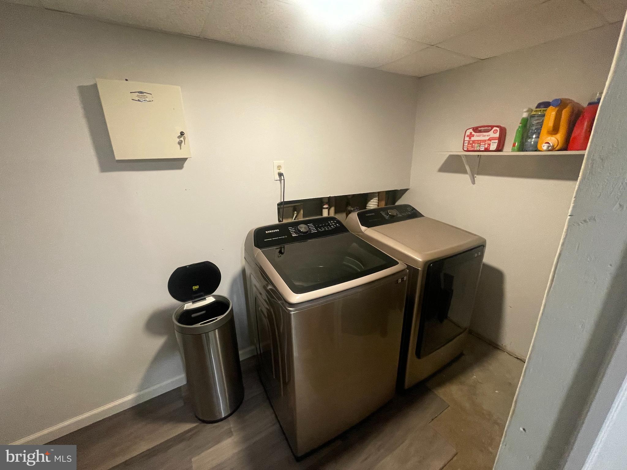 HOLLAWAY ESTATES - Residential Lease