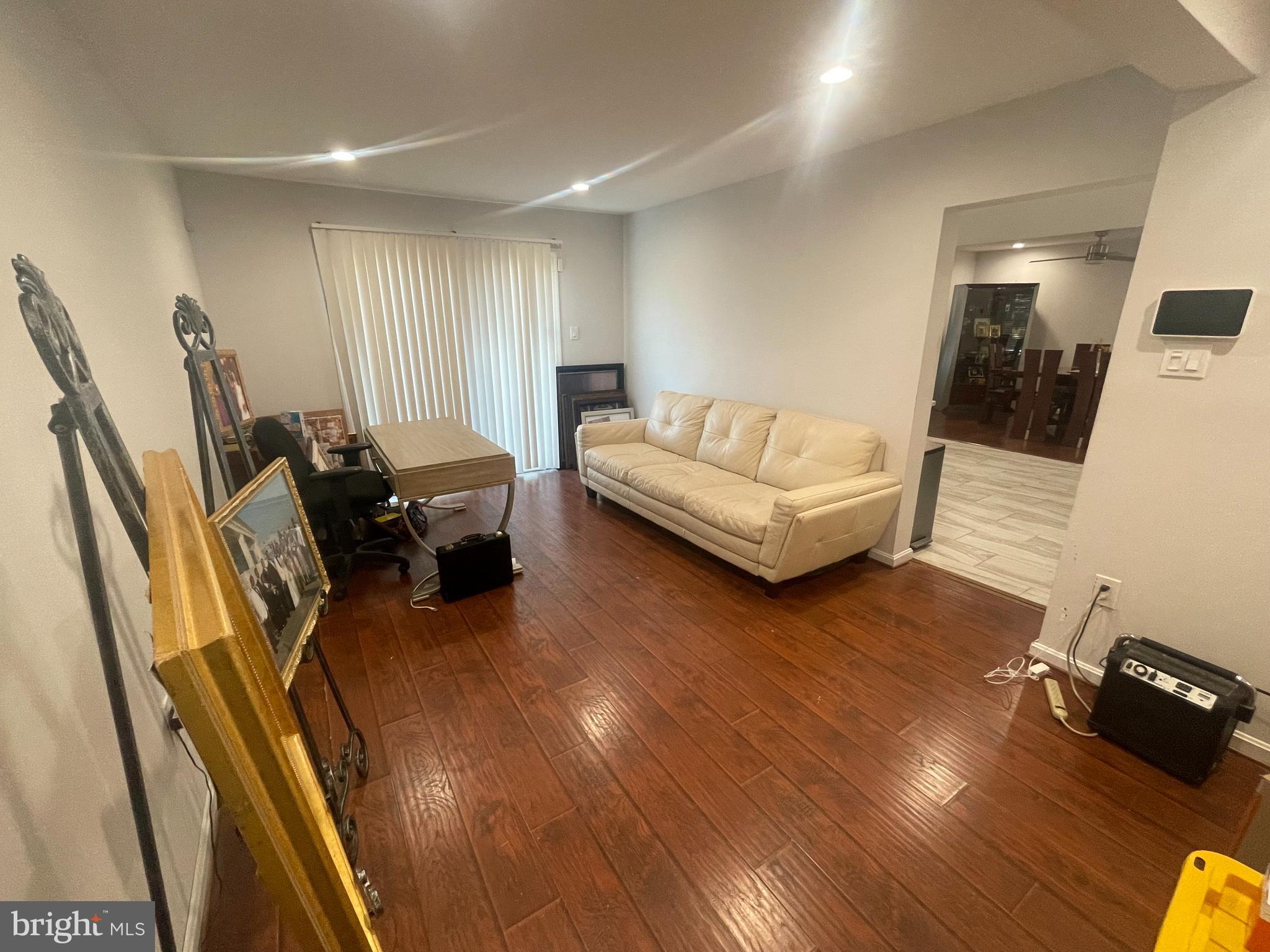 HOLLAWAY ESTATES - Residential Lease