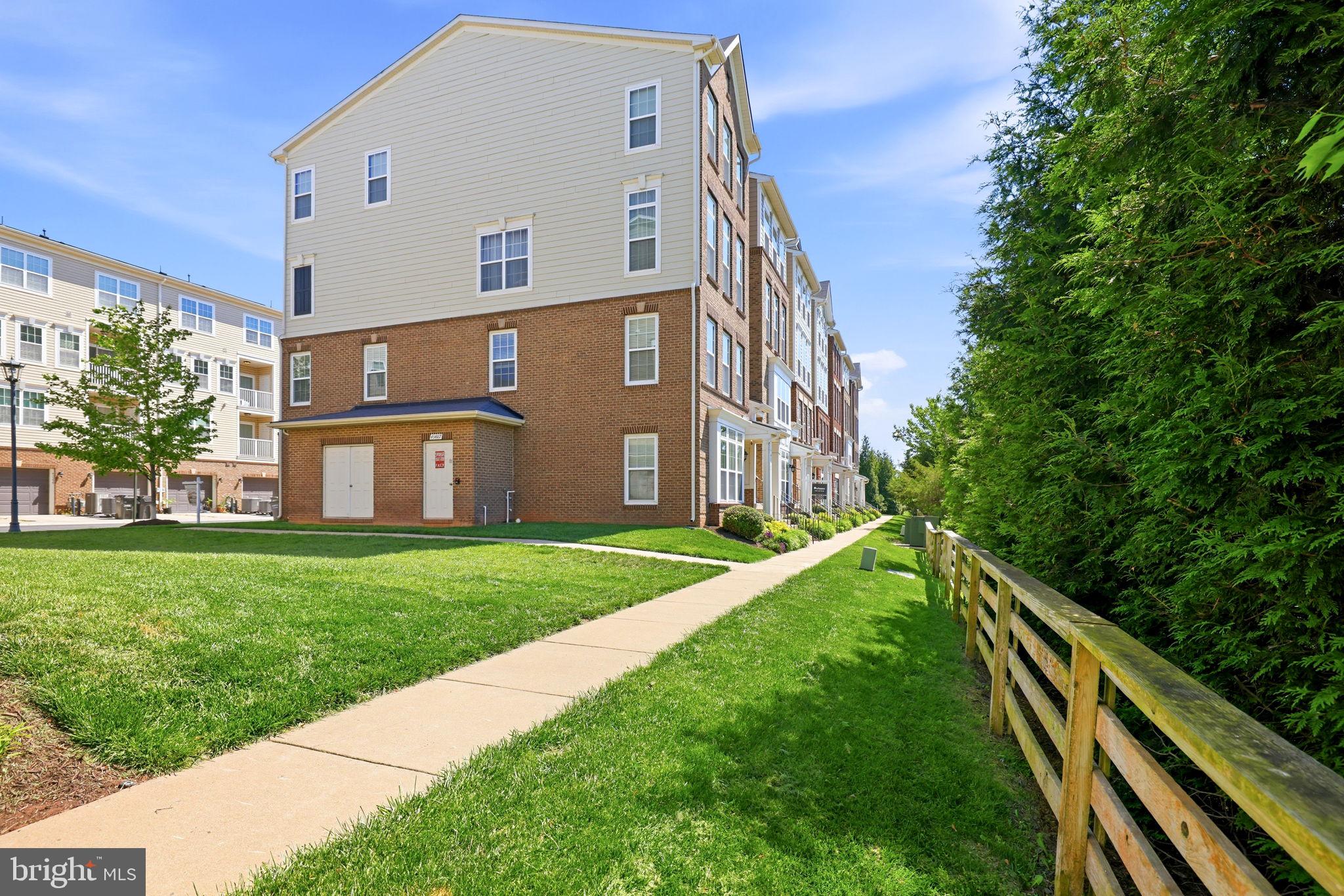 EAST GATE 3 CONDOMINIUM - Residential