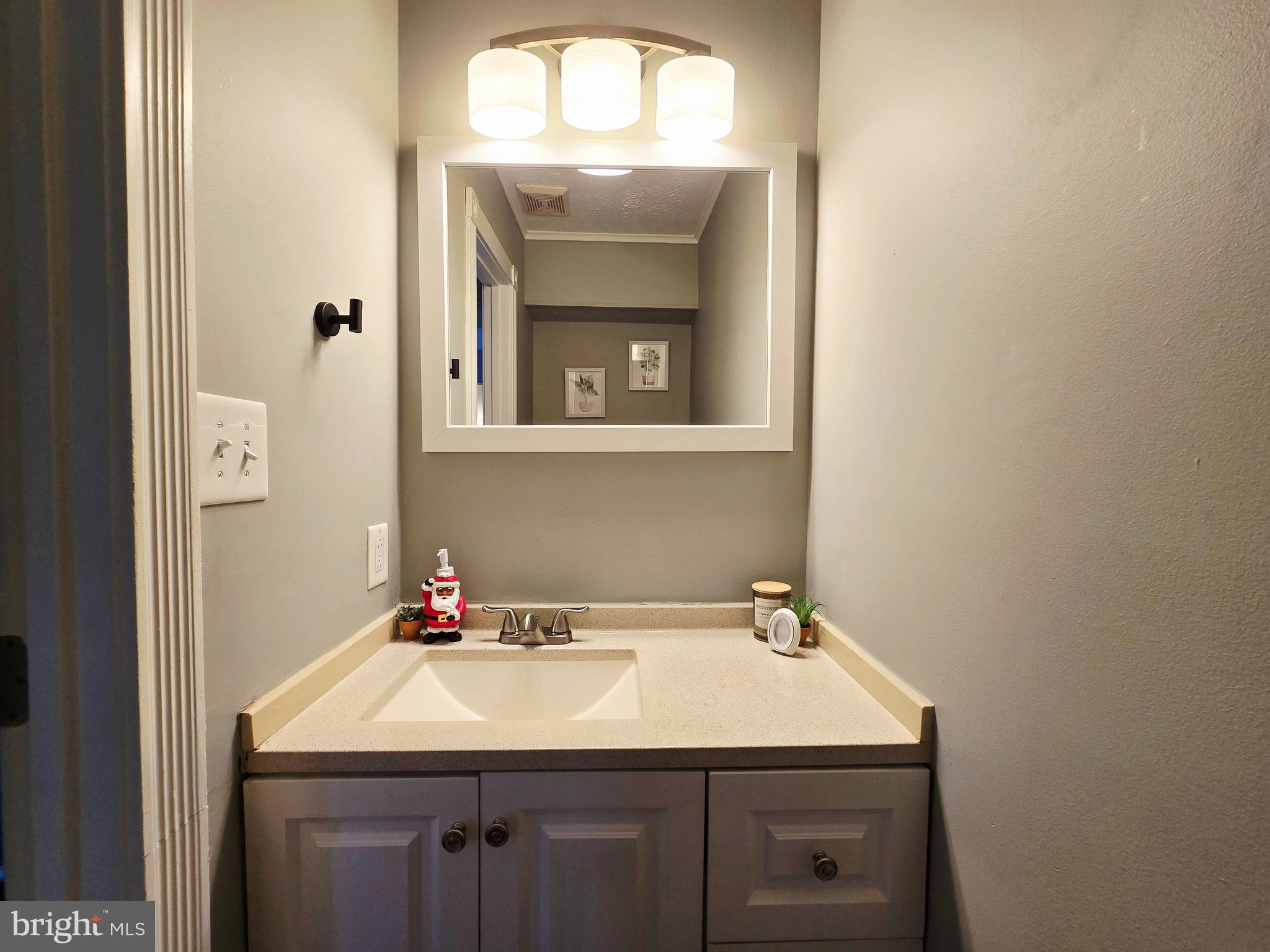 LANCASTER - Residential Lease