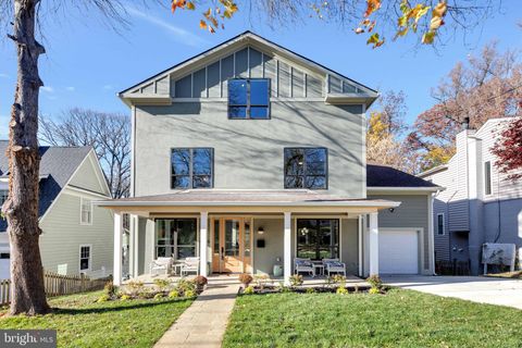 Photo of 10206 PARKWOOD DR, KENSINGTON, MD 20895 (MLS # MDMC2075718) Photo of 10206 PARKWOOD DR, KENSINGTON, MD 20895 (MLS # MDMC2075718)