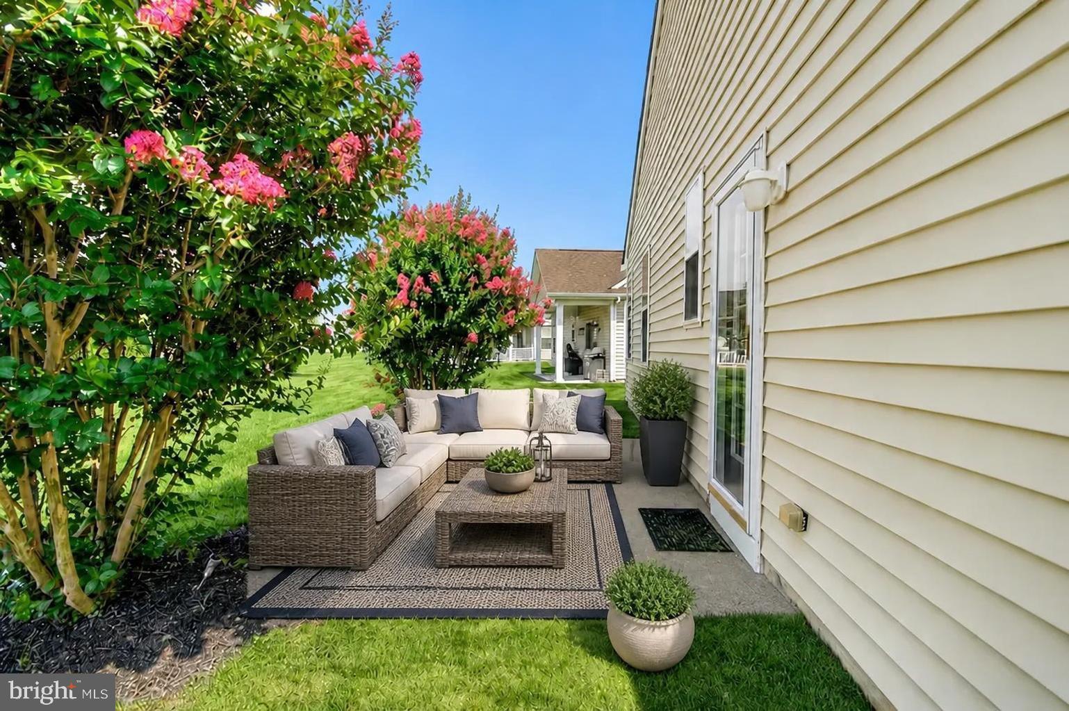 3 E DEHART AVENUE