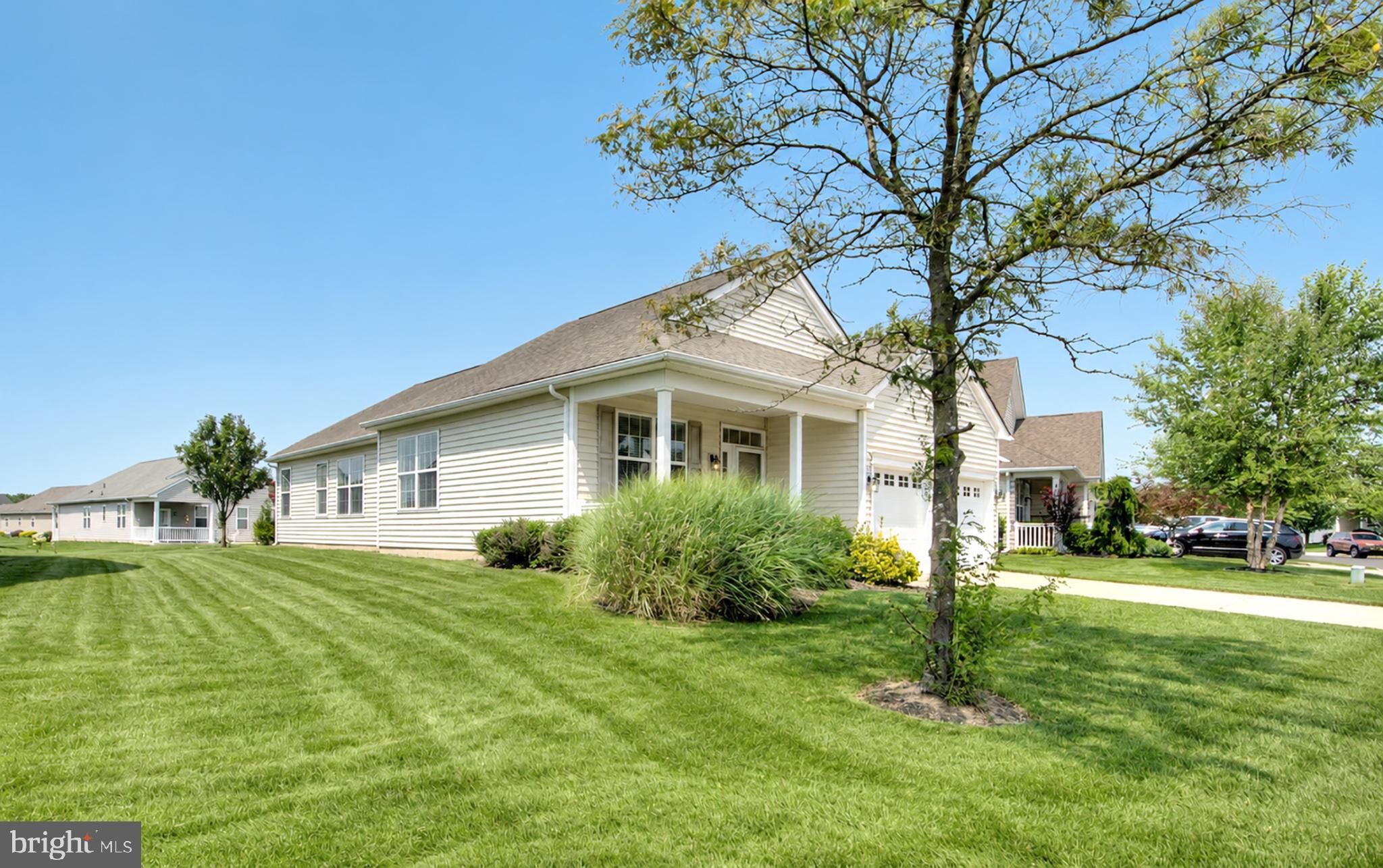 3 E DEHART AVENUE