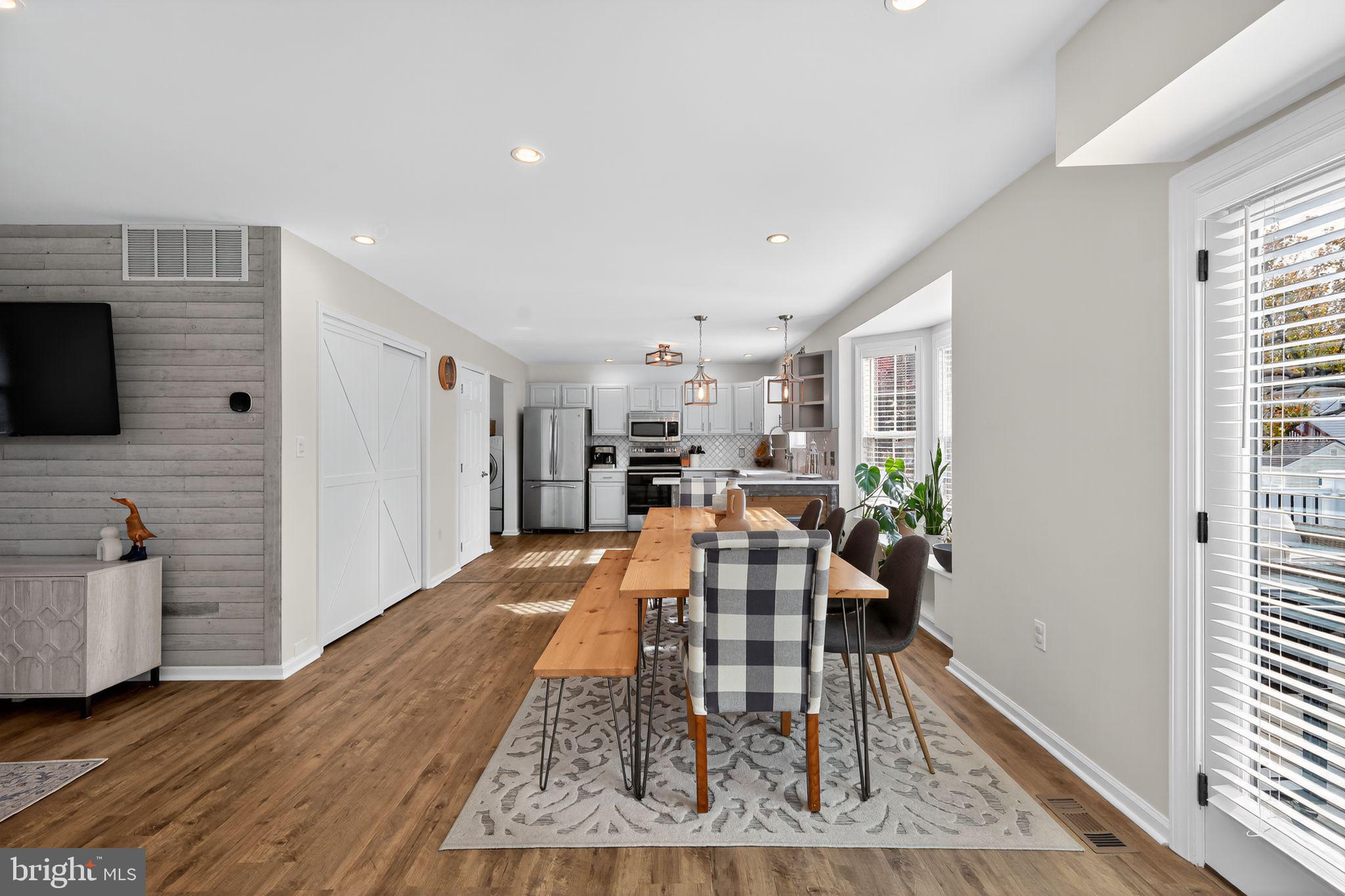 SAUNDERS POINT - Residential