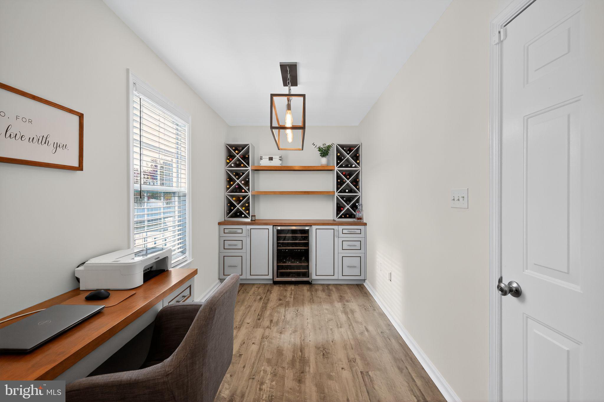 SAUNDERS POINT - Residential