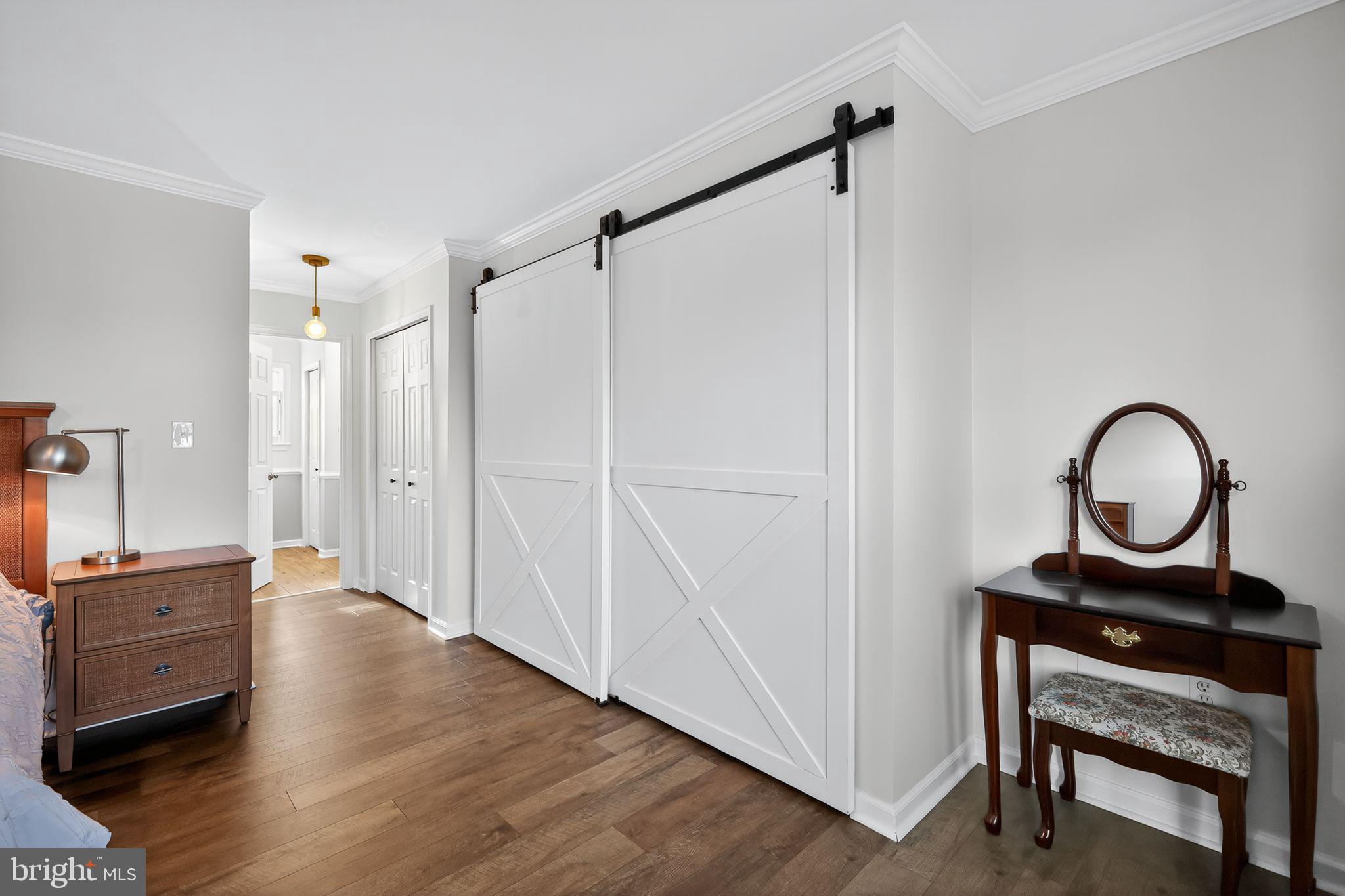 SAUNDERS POINT - Residential