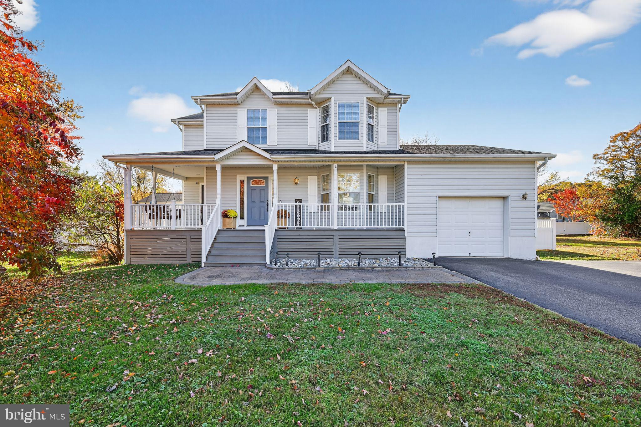 SAUNDERS POINT - Residential