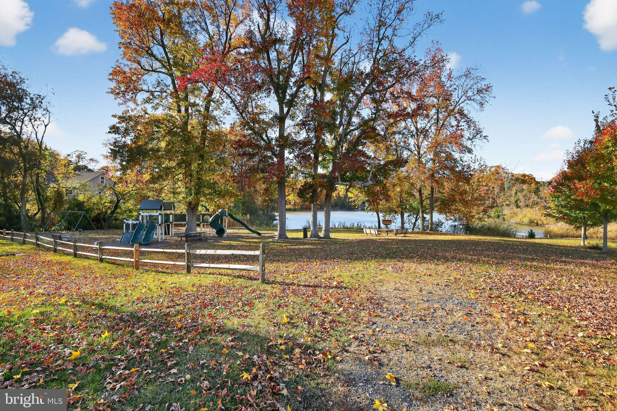 SAUNDERS POINT - Residential