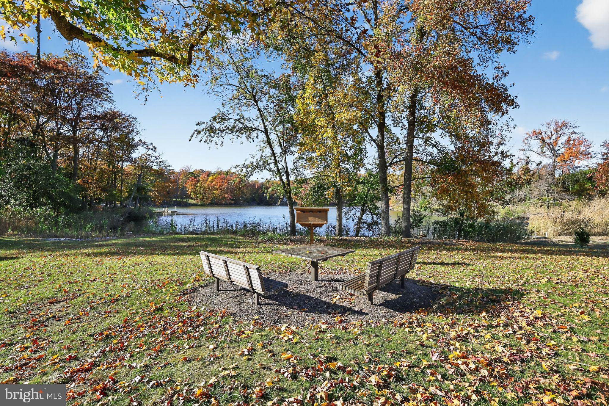 SAUNDERS POINT - Residential