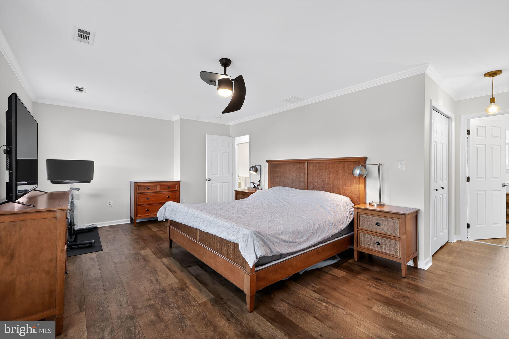 SAUNDERS POINT - Residential