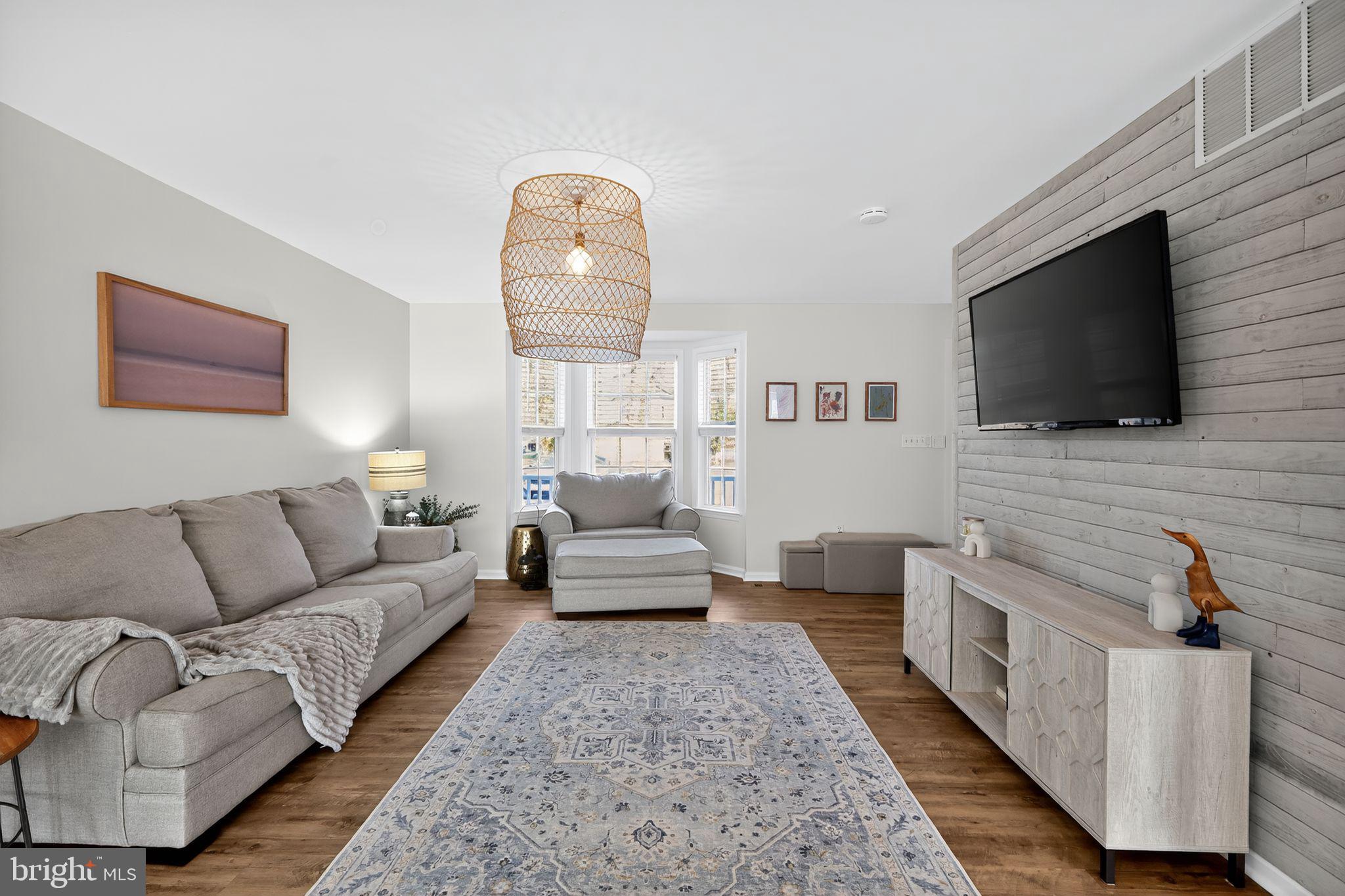 SAUNDERS POINT - Residential