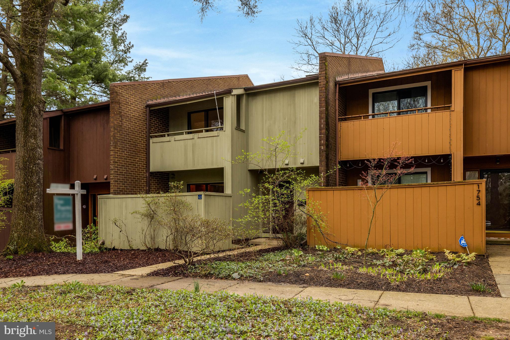 RESTON - Residential