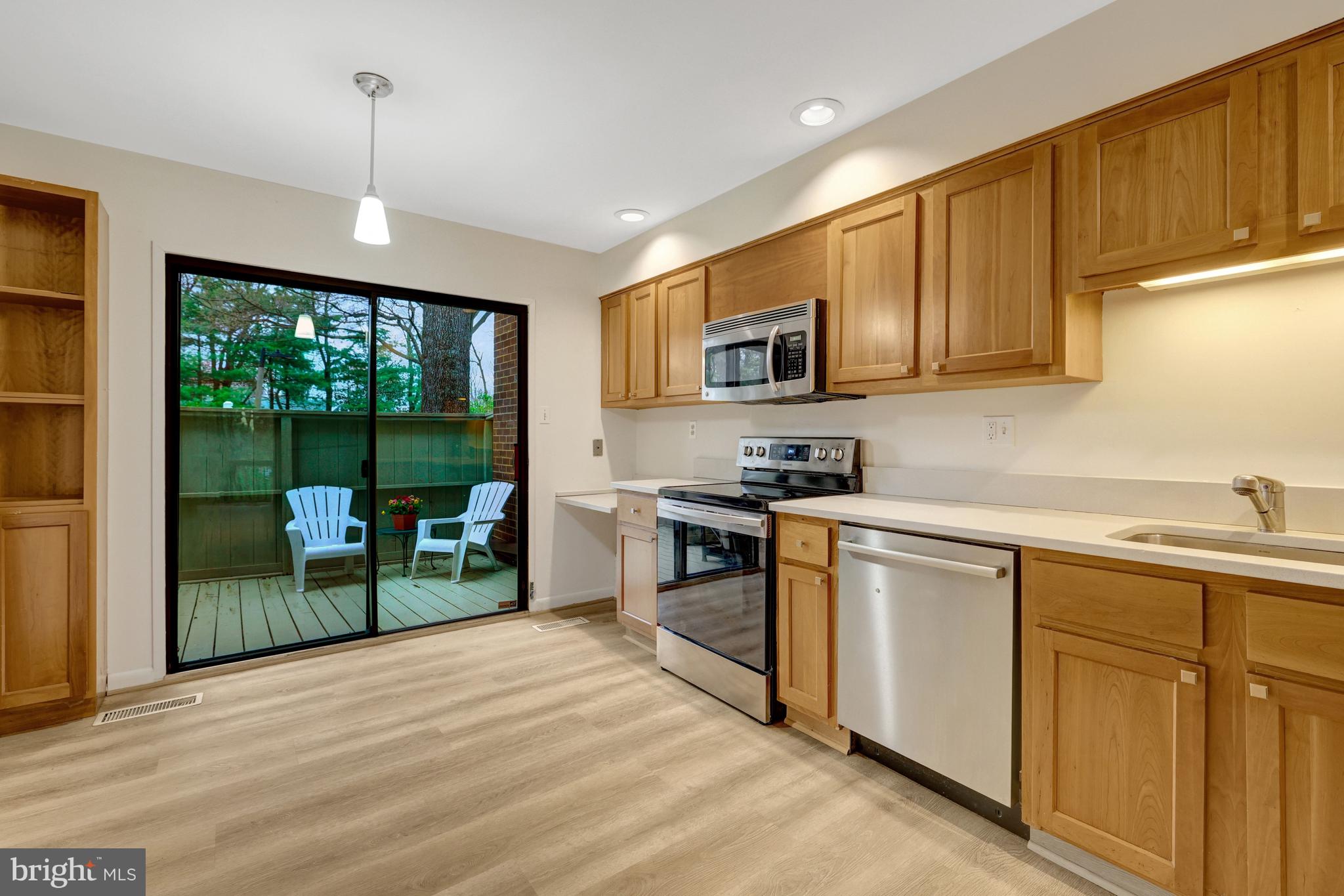 RESTON - Residential