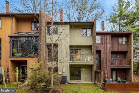 Townhouse For Sale - 1752 Wainwright Drive<br/> RESTON, VA 20190