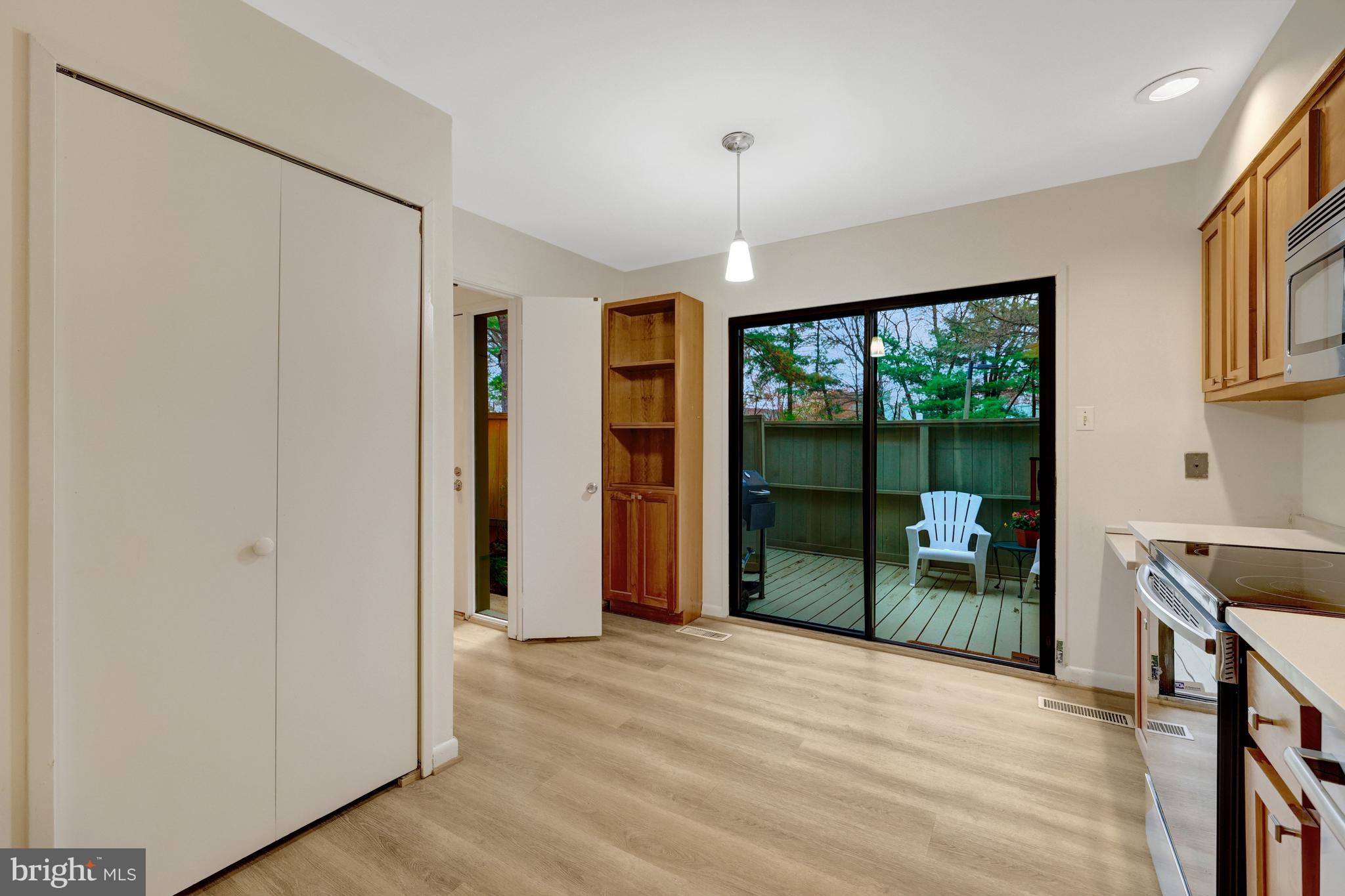 RESTON - Residential