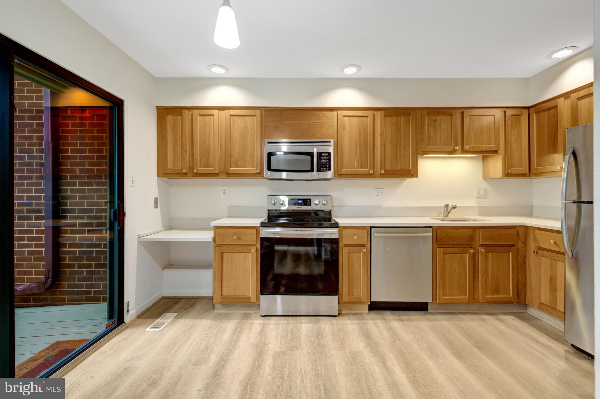 RESTON - Residential