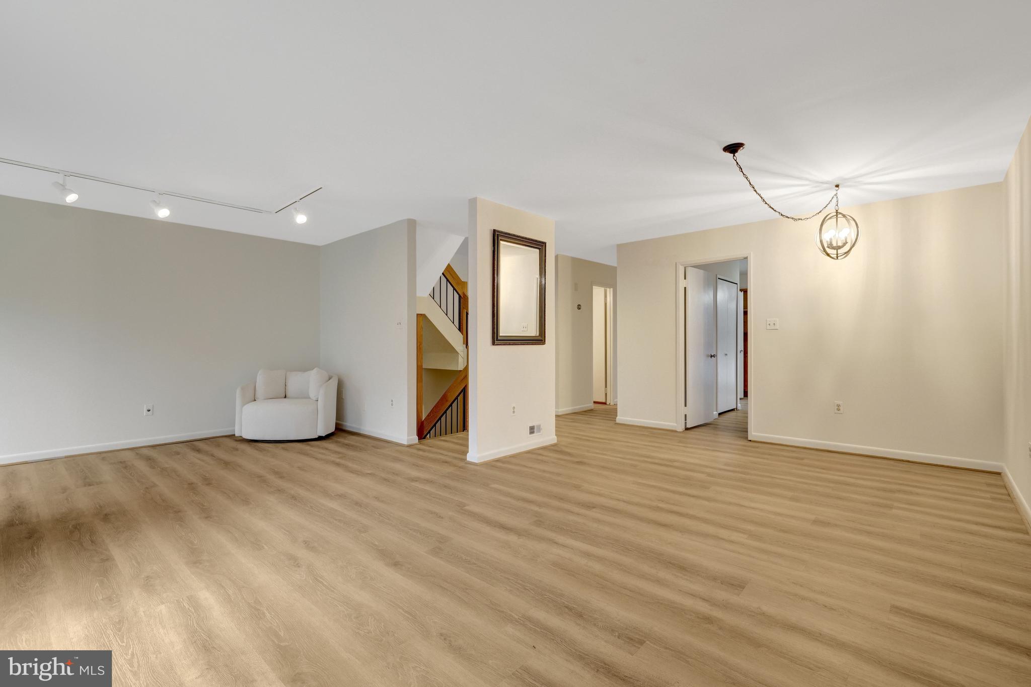 RESTON - Residential