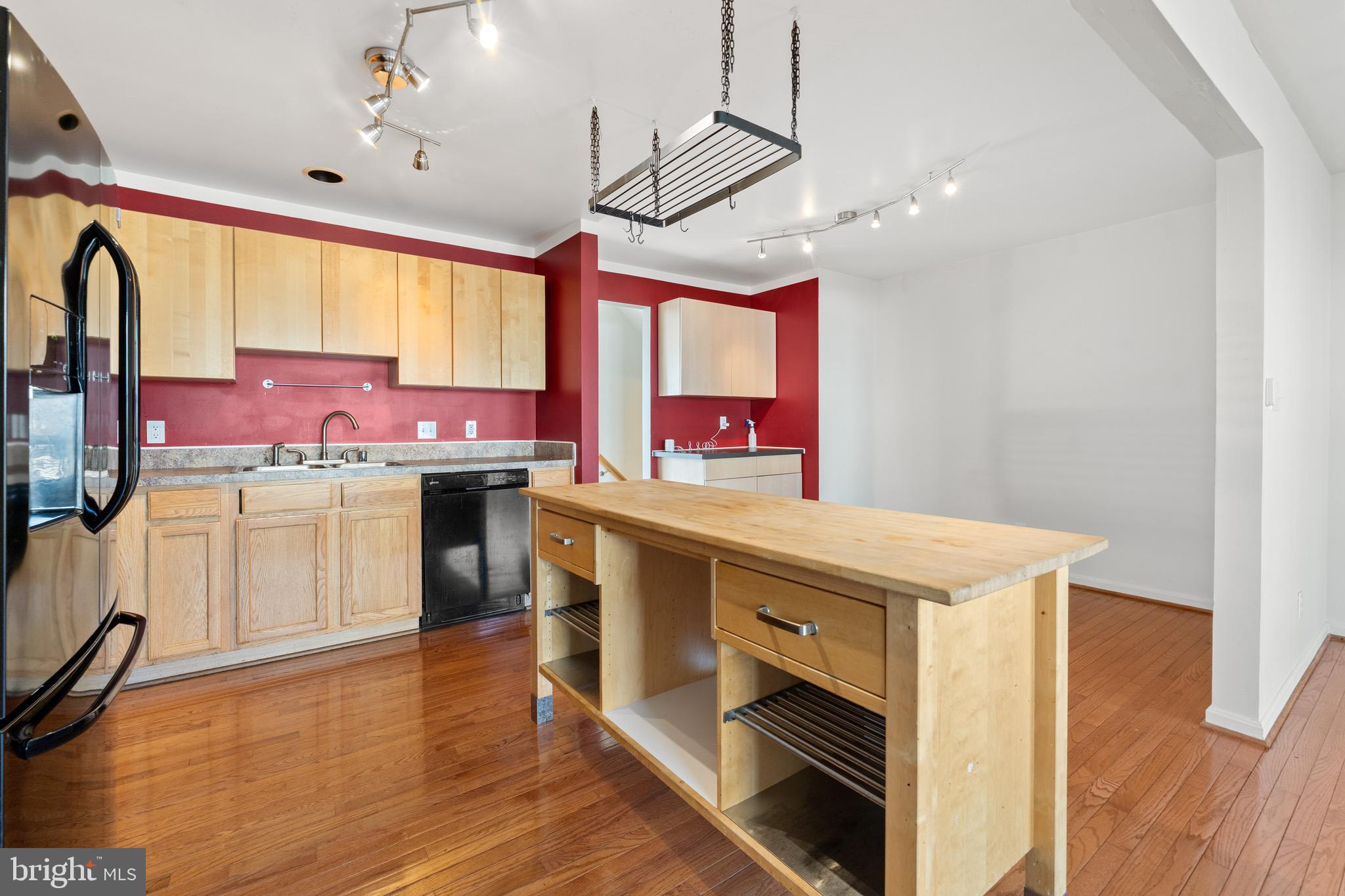 SALEM FIELDS - Residential