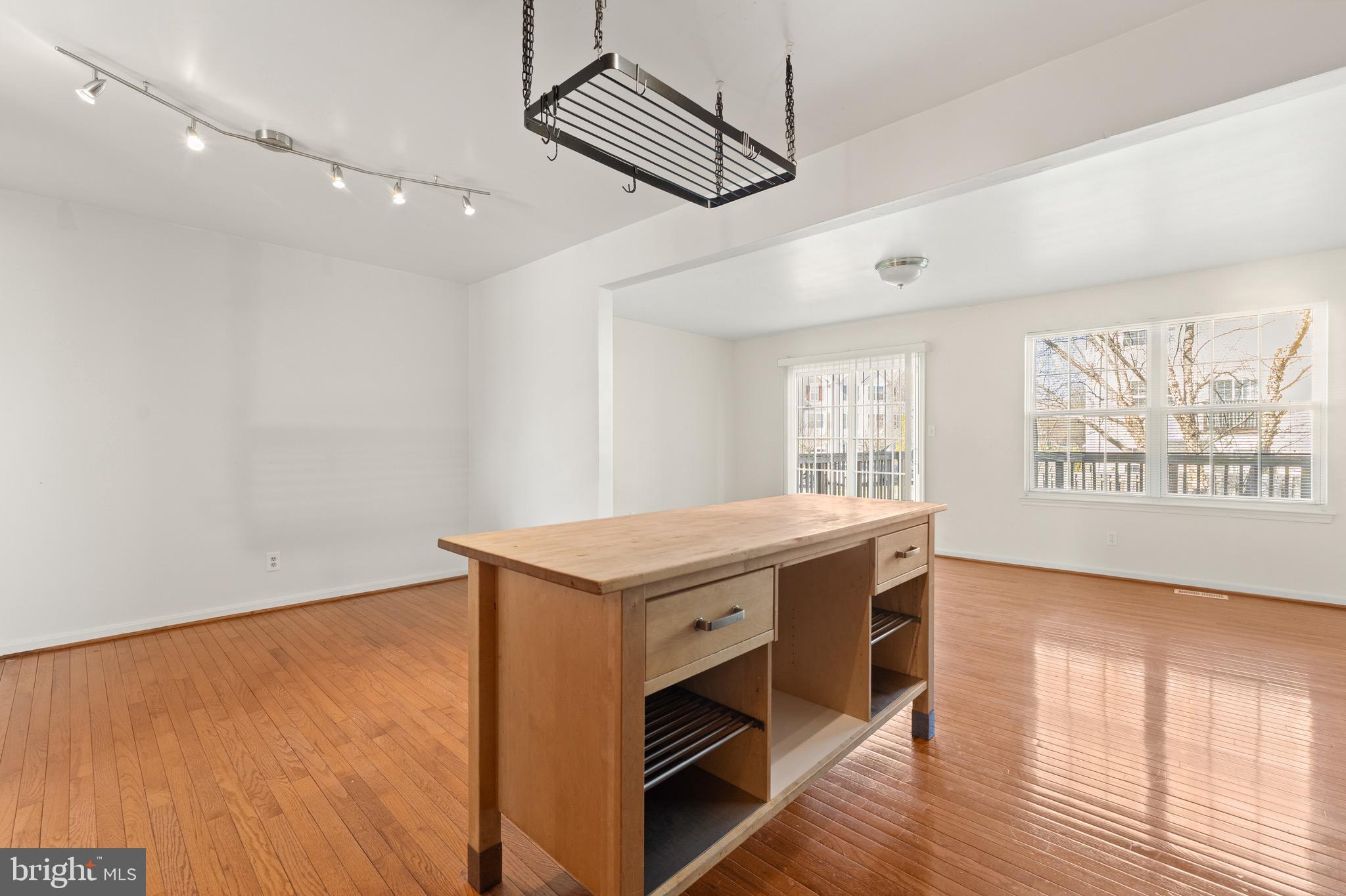 SALEM FIELDS - Residential