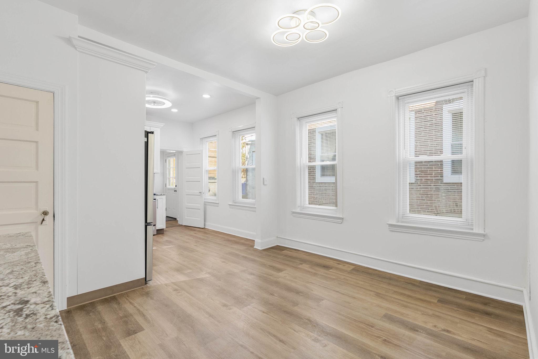 ROXBOROUGH - Residential