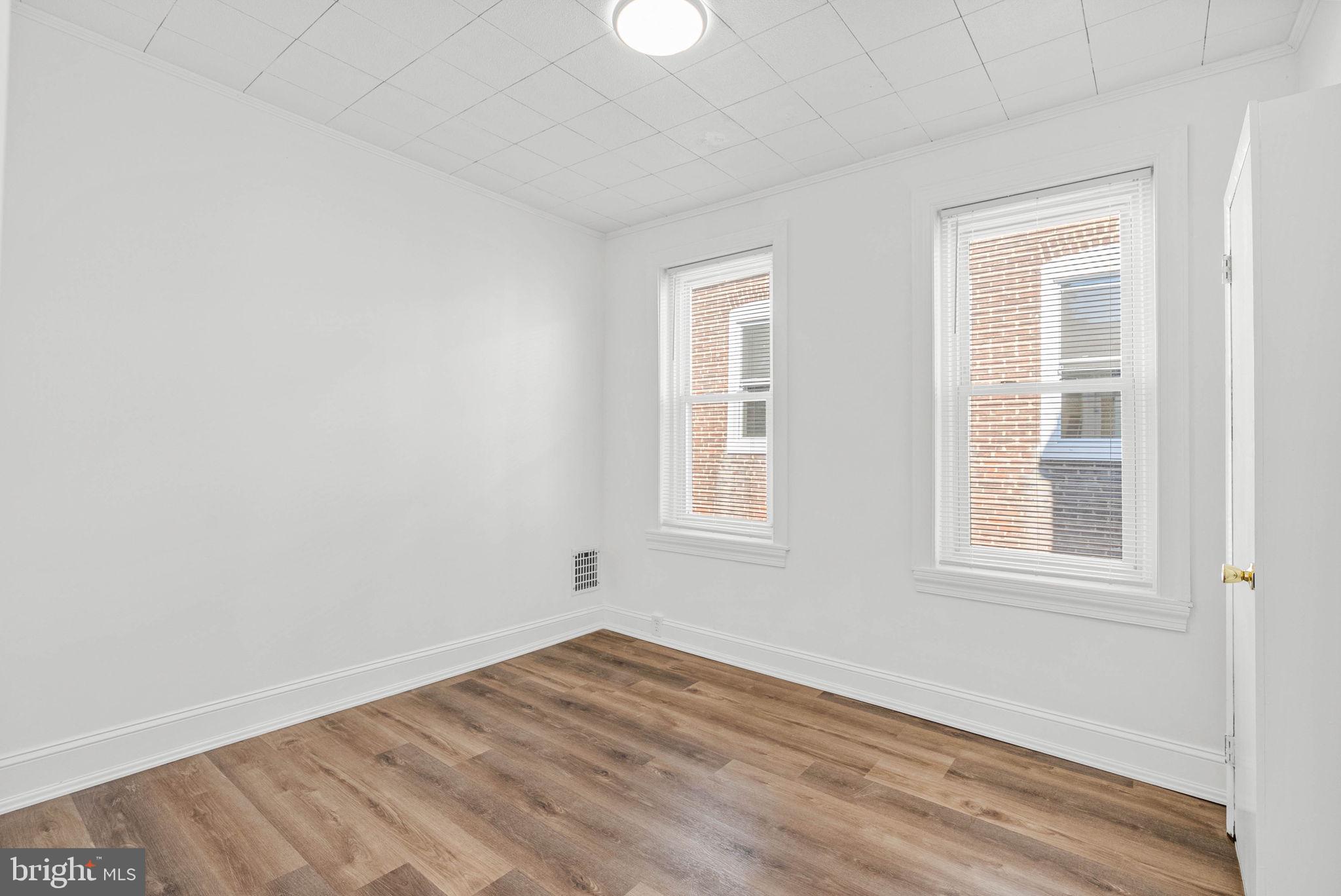 ROXBOROUGH - Residential