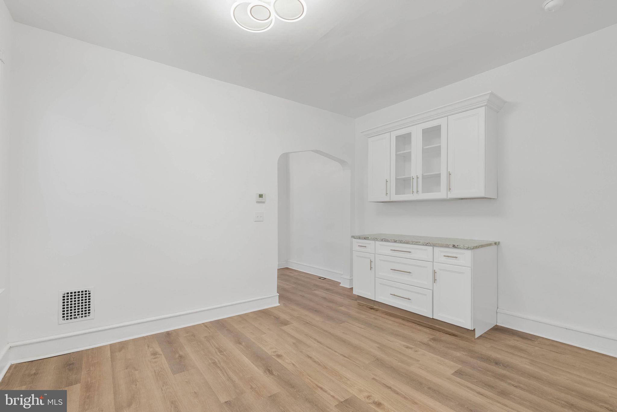 ROXBOROUGH - Residential