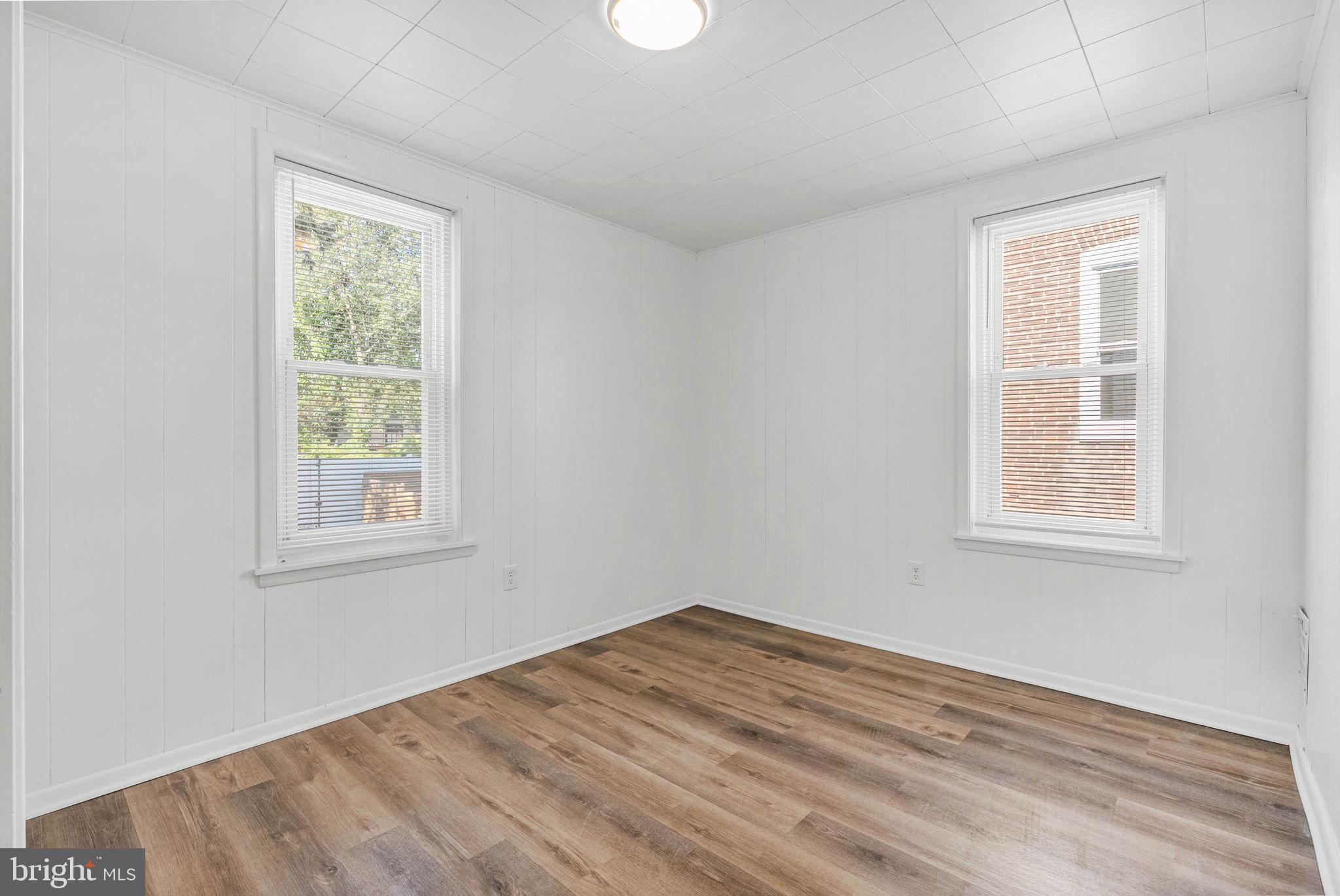 ROXBOROUGH - Residential