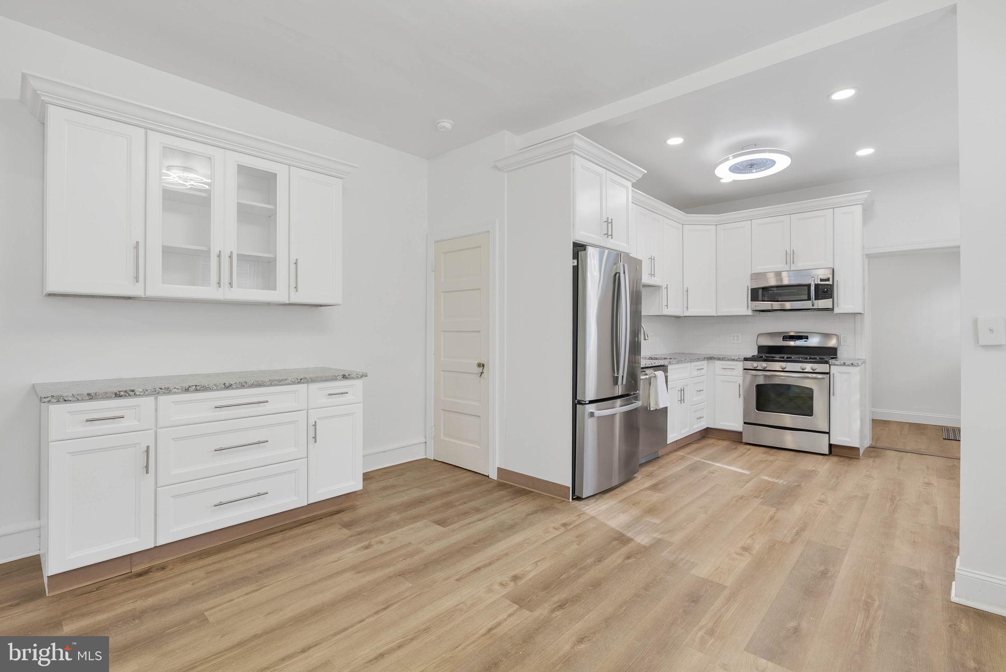 ROXBOROUGH - Residential