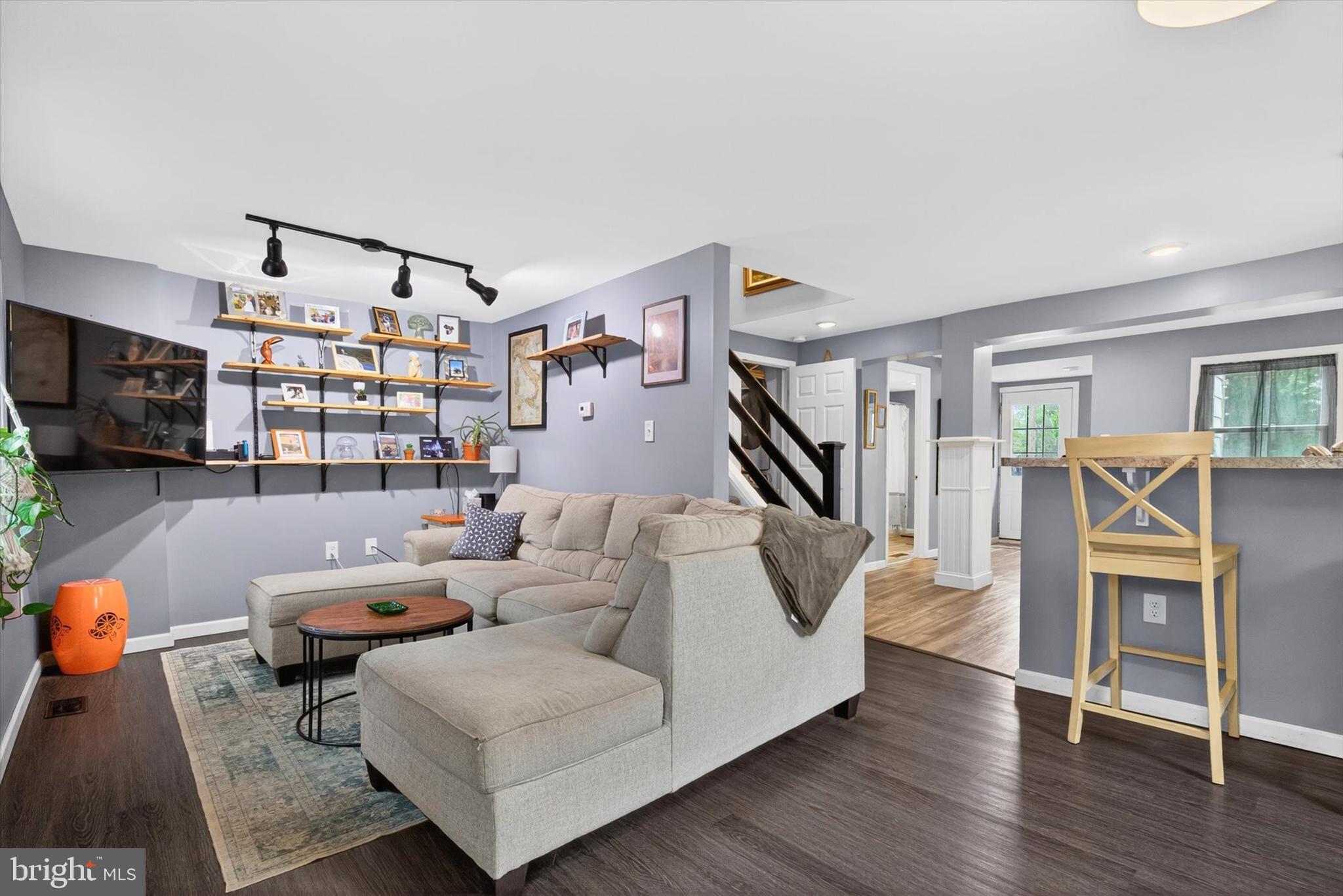 1552 MAIN STREET