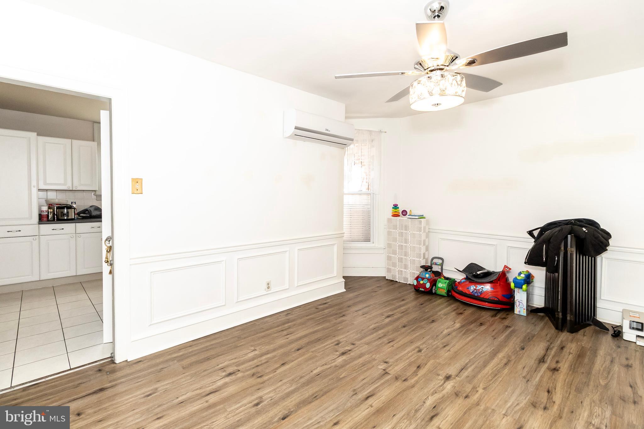 PHILADELPHIA (NORTHEAST) - Residential