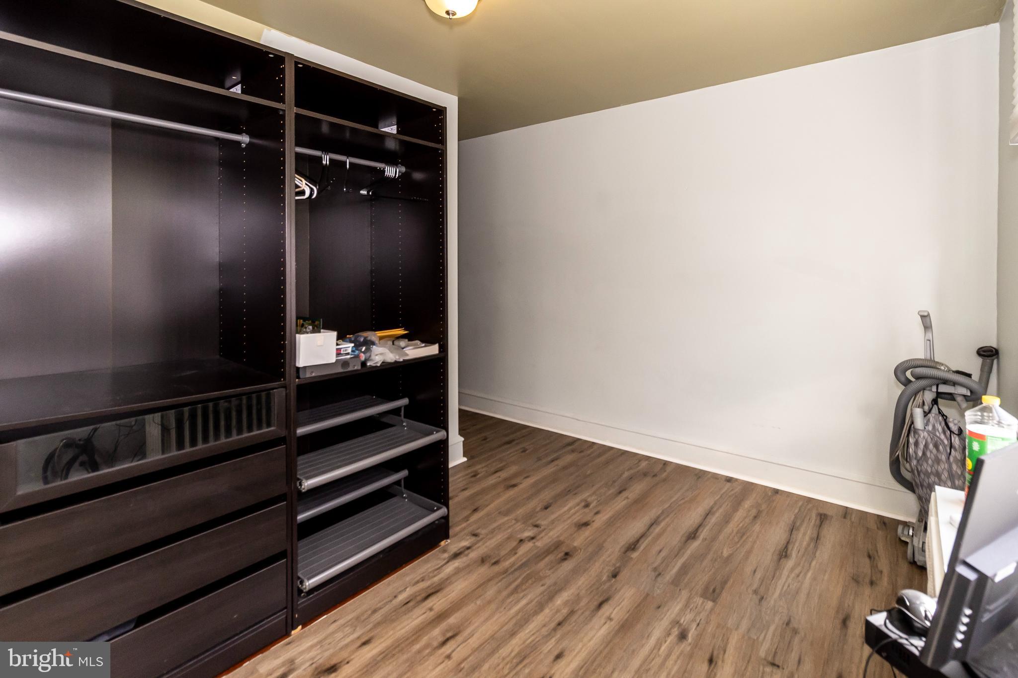 PHILADELPHIA (NORTHEAST) - Residential