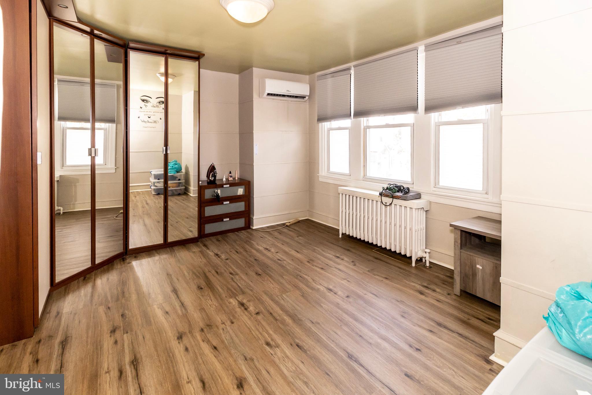 PHILADELPHIA (NORTHEAST) - Residential