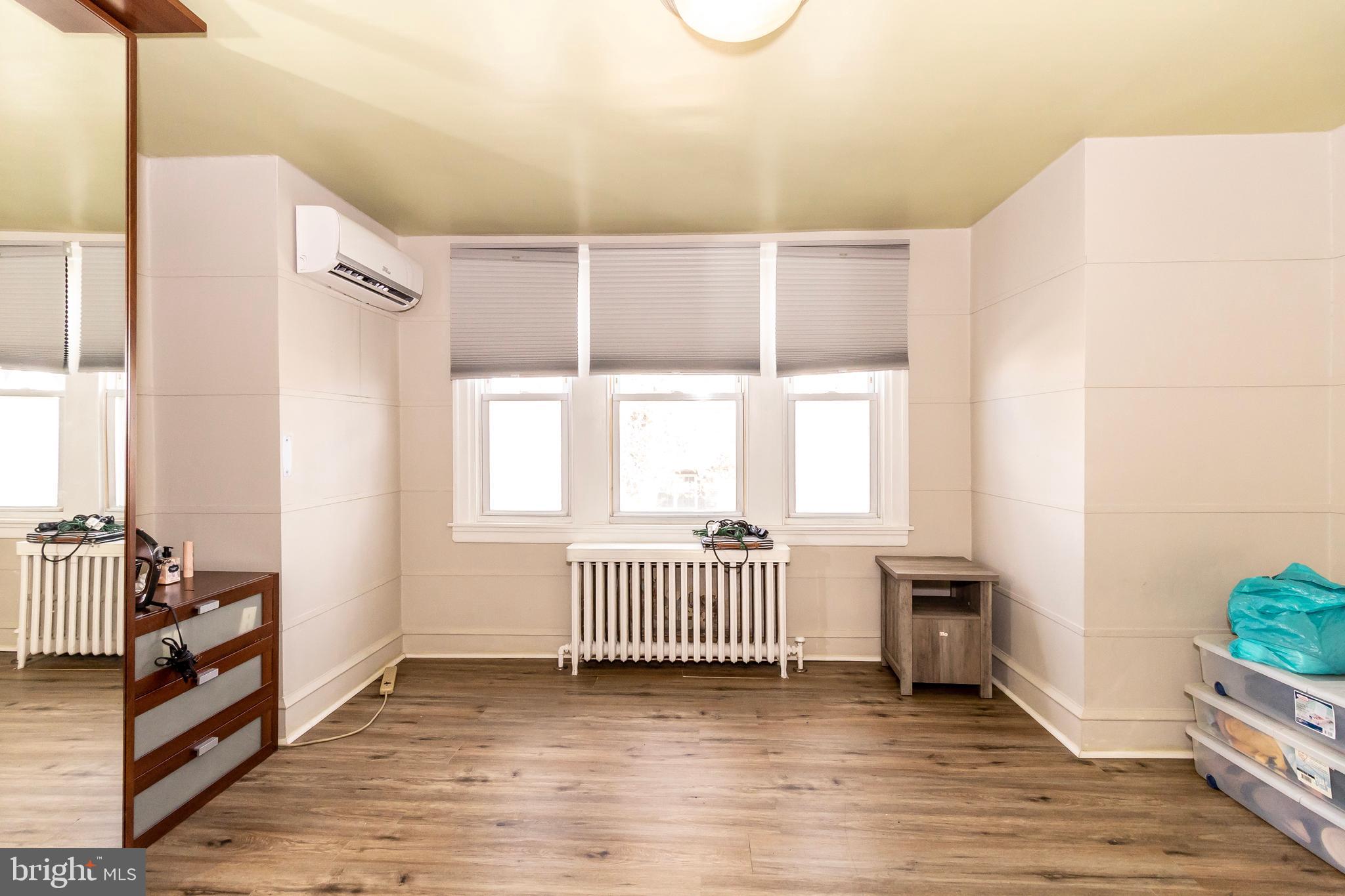 PHILADELPHIA (NORTHEAST) - Residential