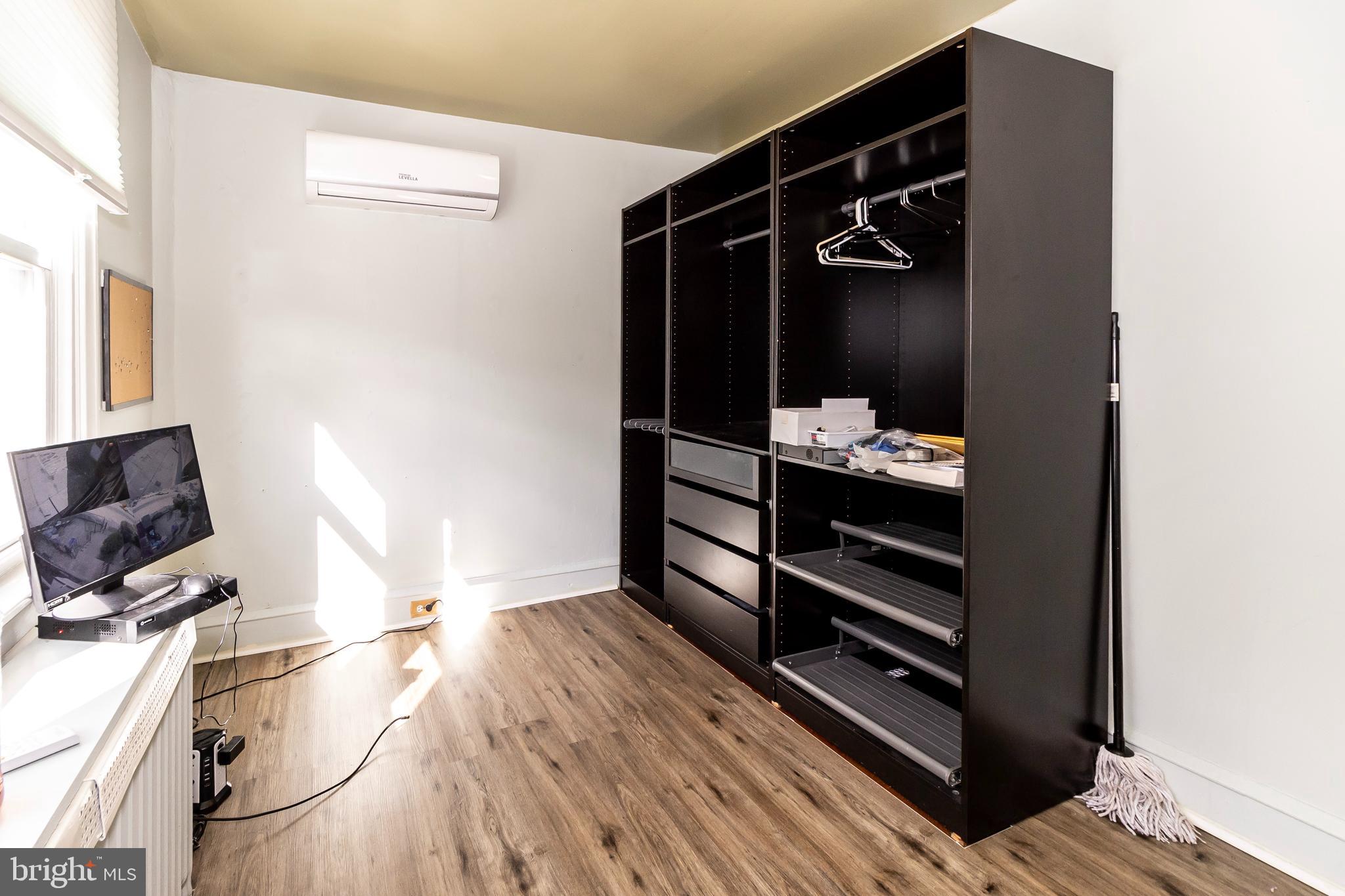 PHILADELPHIA (NORTHEAST) - Residential