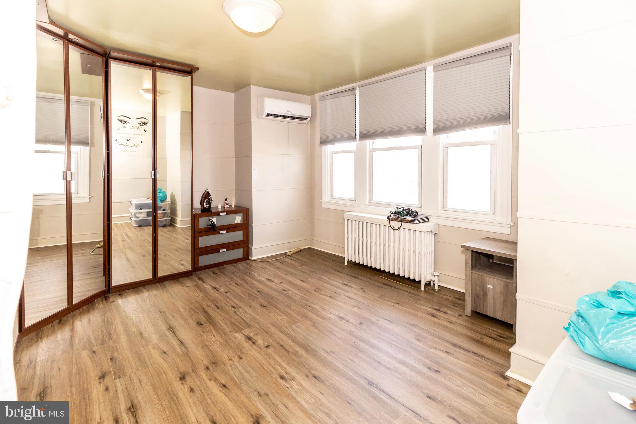 PHILADELPHIA (NORTHEAST) - Residential