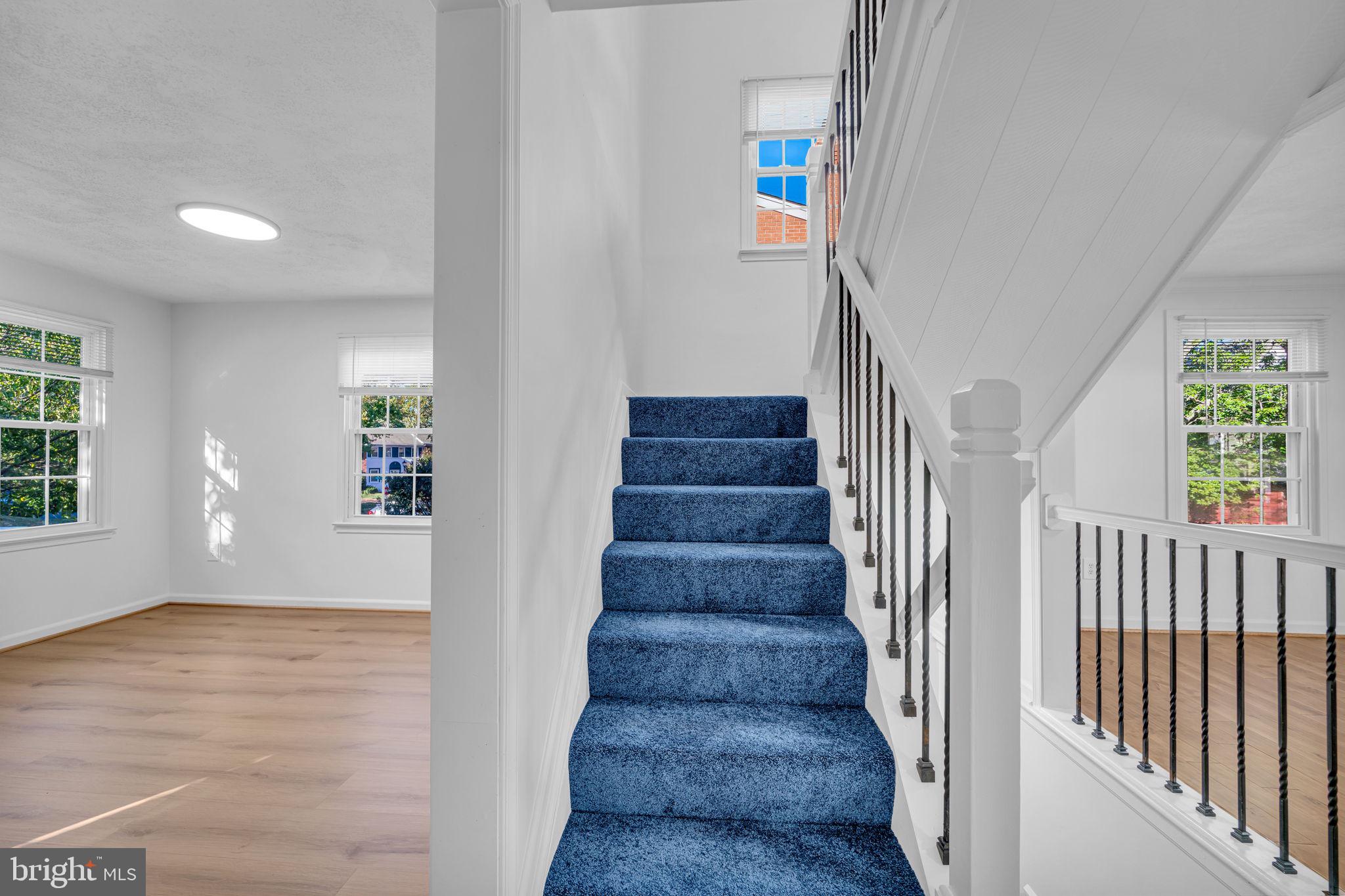 GREENWICH HILL - Residential