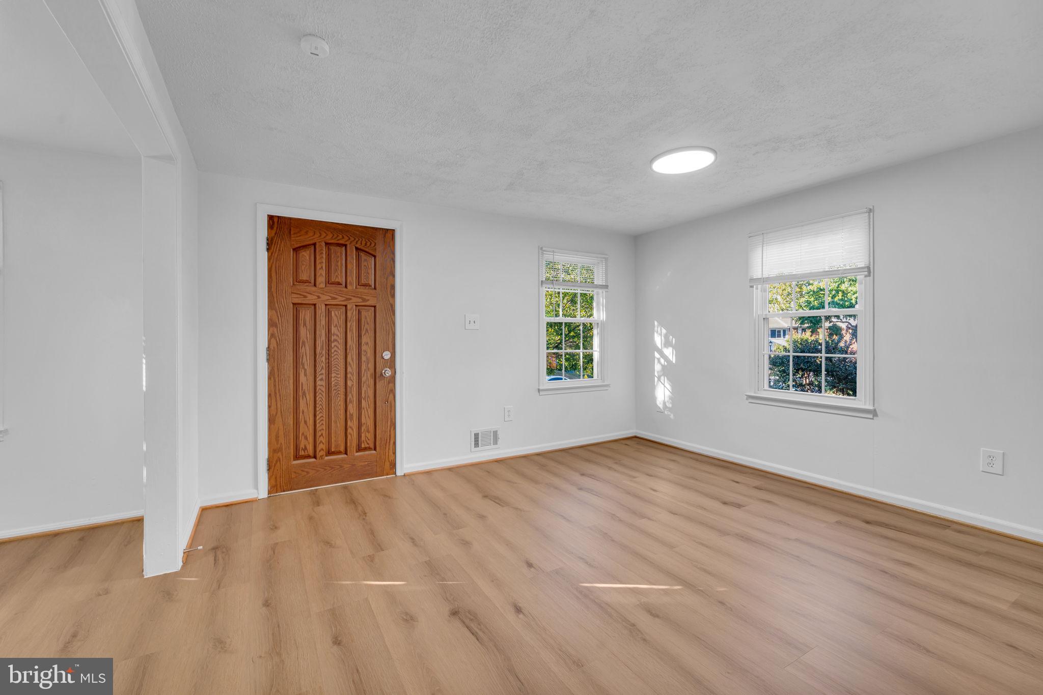 GREENWICH HILL - Residential