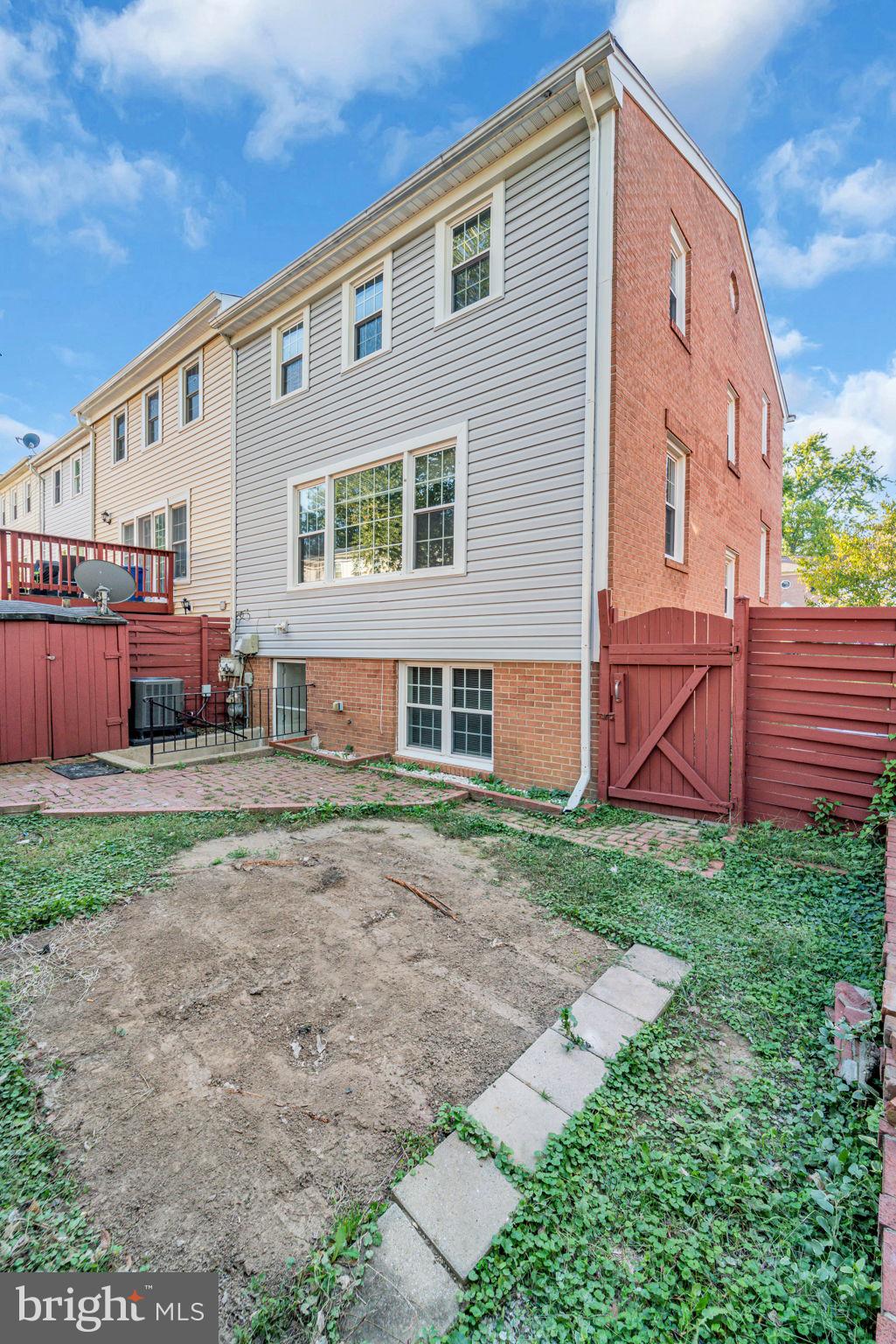 GREENWICH HILL - Residential