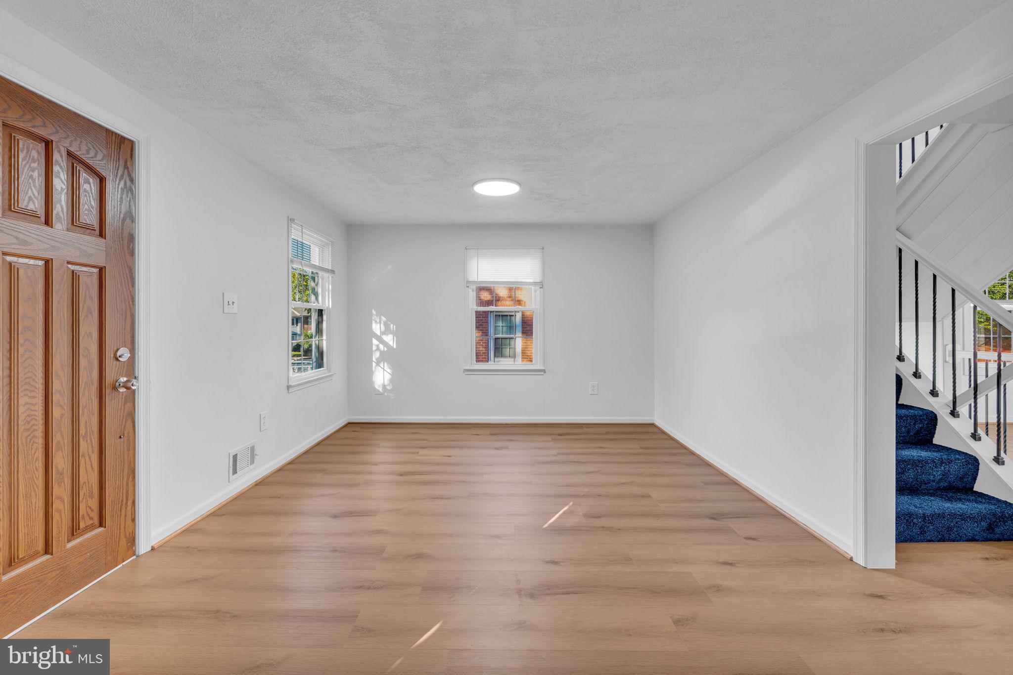 GREENWICH HILL - Residential