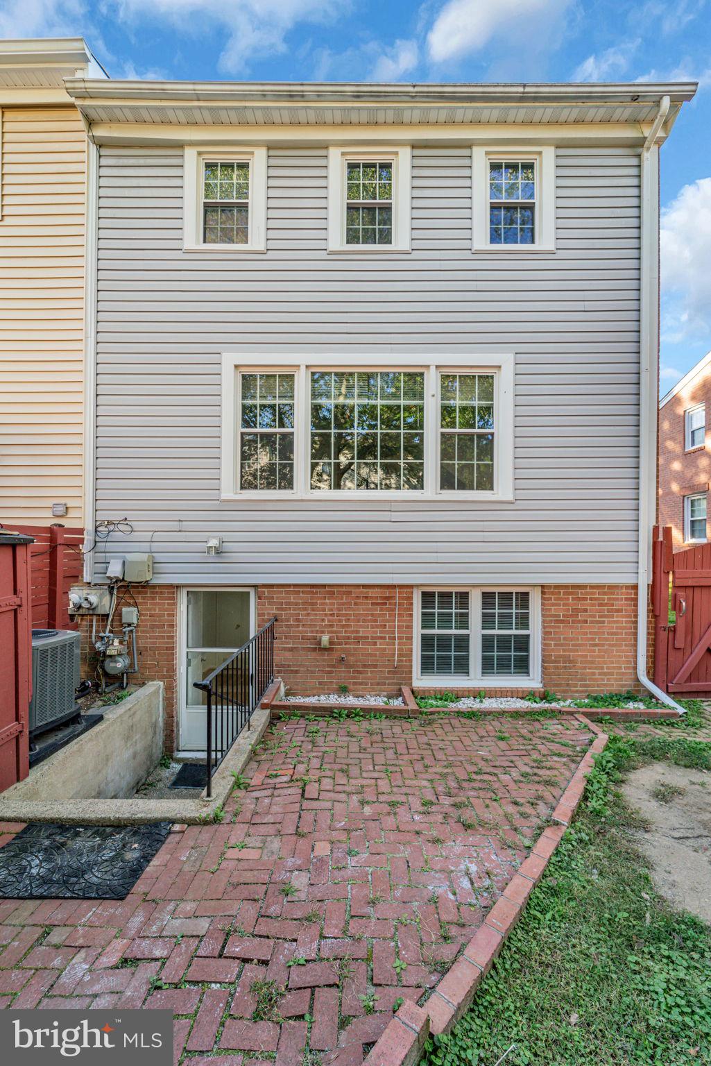 GREENWICH HILL - Residential