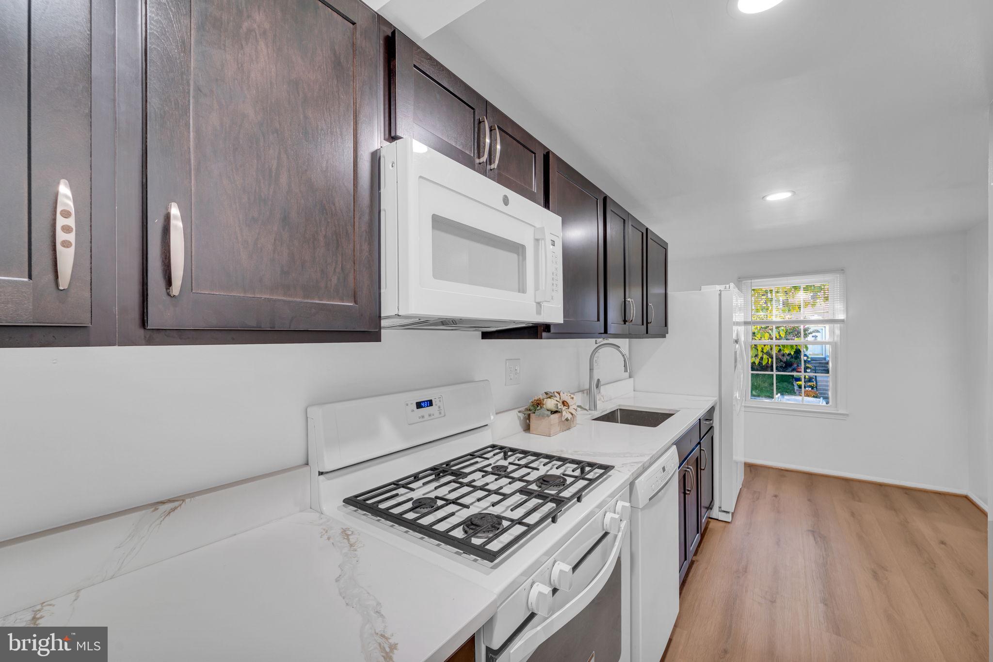 GREENWICH HILL - Residential