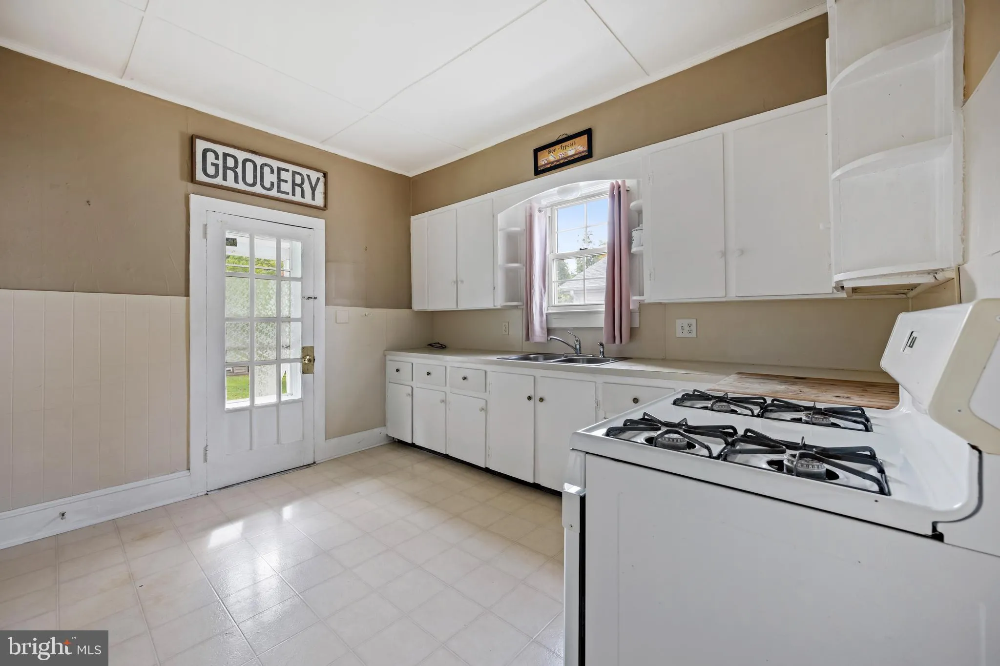 Milton, Delaware 19968, United States, 3 Bedrooms Bedrooms, ,4 BathroomsBathrooms,Residential,Active,218165