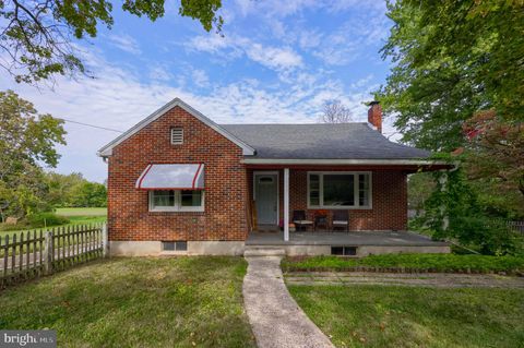 729 FRITZTOWN ROAD READING PA 19608