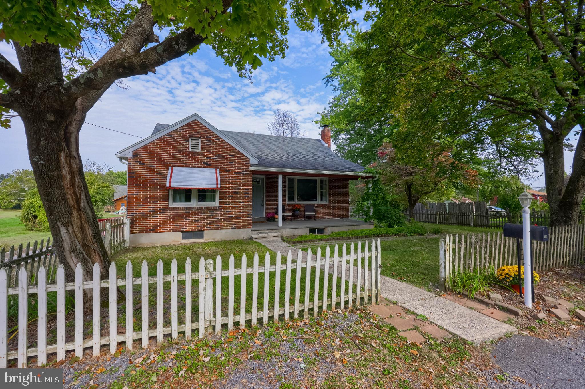 729 FRITZTOWN ROAD